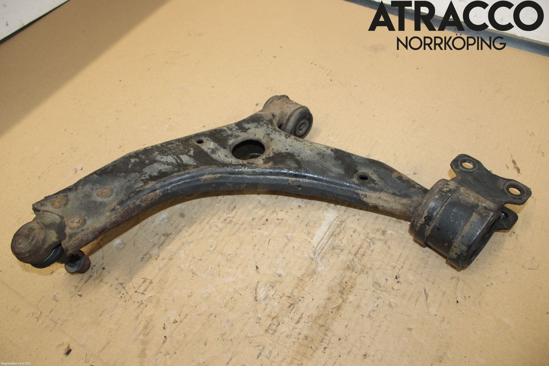 Volvo S40 08-12 Bärarm Fram Undre Hö