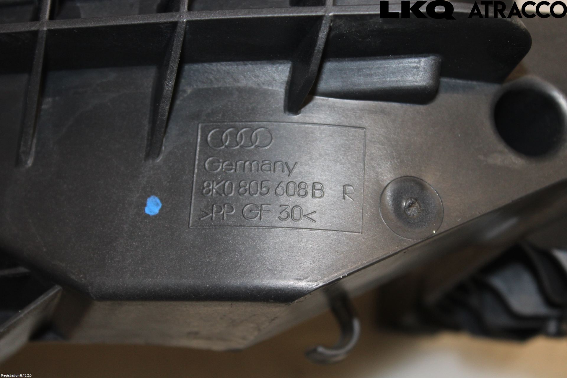 Audi A4 12-15 Strålkast Fästsarg