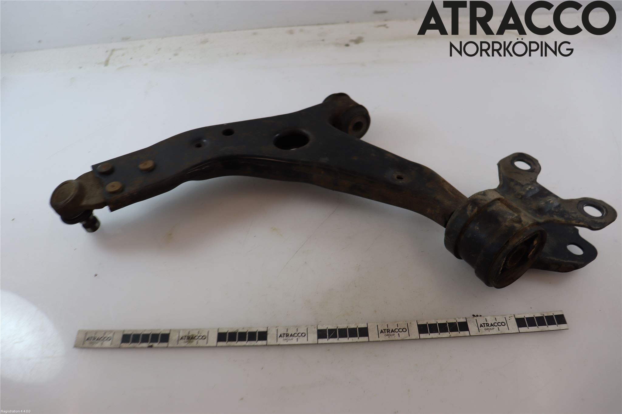 Ford TRANSIT/TOURNEO CONNECT 13-22 Bärarm Fram Undre Hö