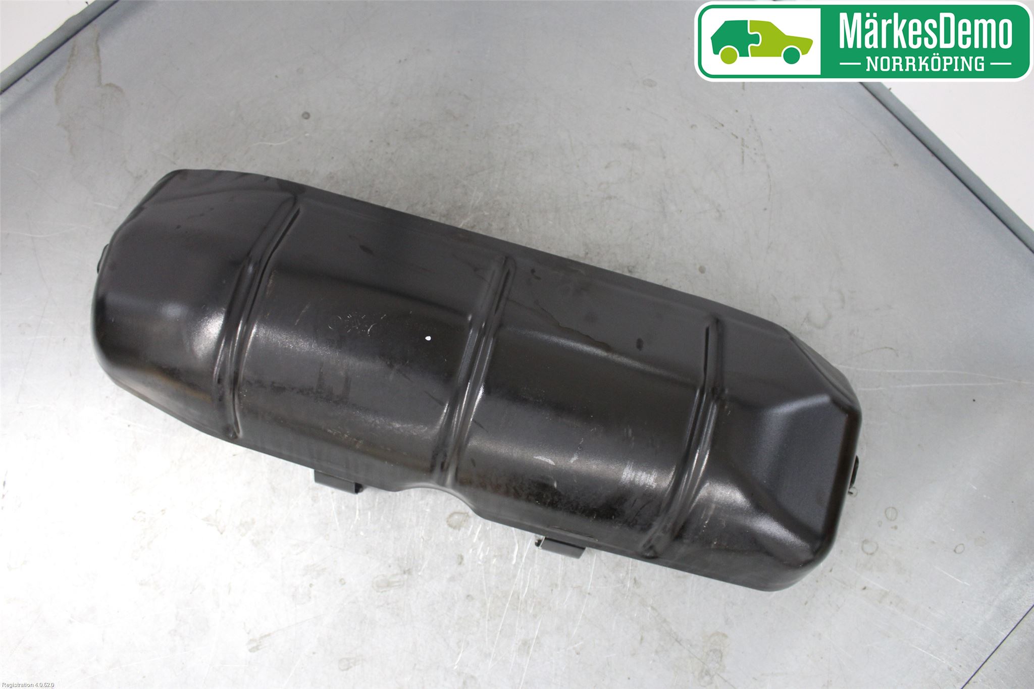 Volkswagen VW PASSAT 15-19 Bränsletank Skyddsplåt