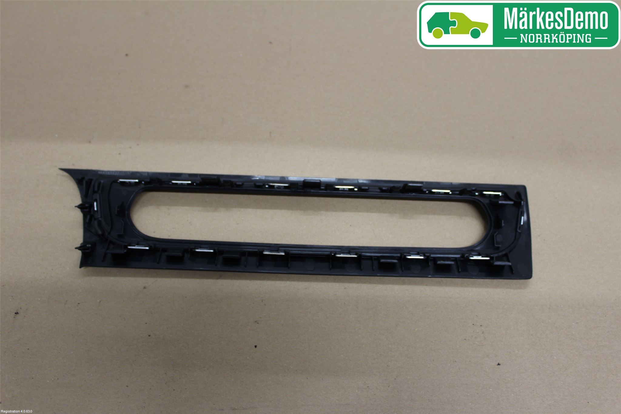 Jaguar I-PACE 18- Instrumentbräda Inlägg-Dekorlist