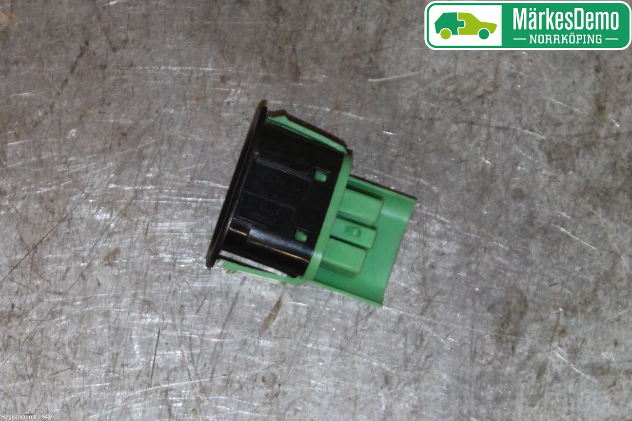 Saab 9-5 -05 Strömställare Tanklucka