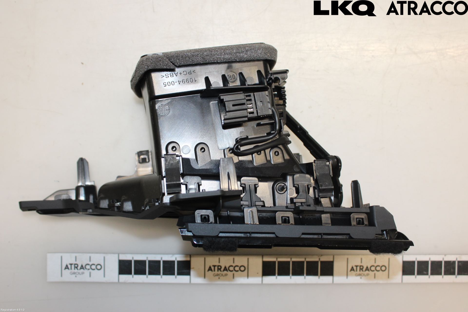 Audi E-TRON, S GE 19- Defrosterkanal-Munstycke