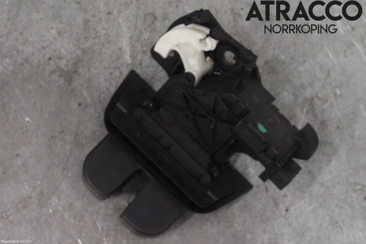 Audi A4/S4 05-07 Låskista Baklucka