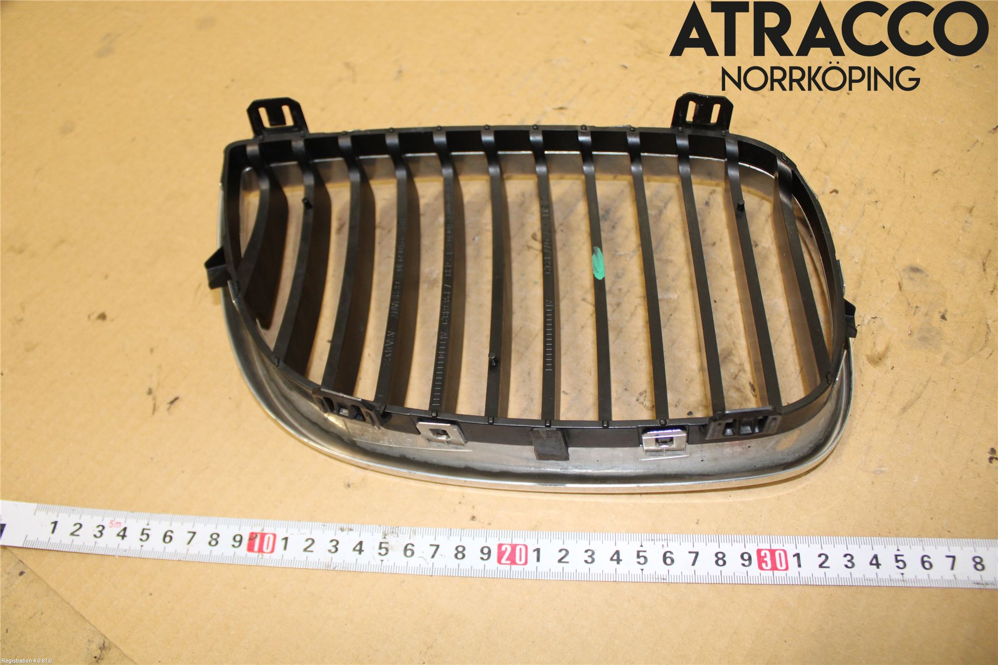 BMW 1 E87/81 5D/3D 03-11 Grilldel Vänster