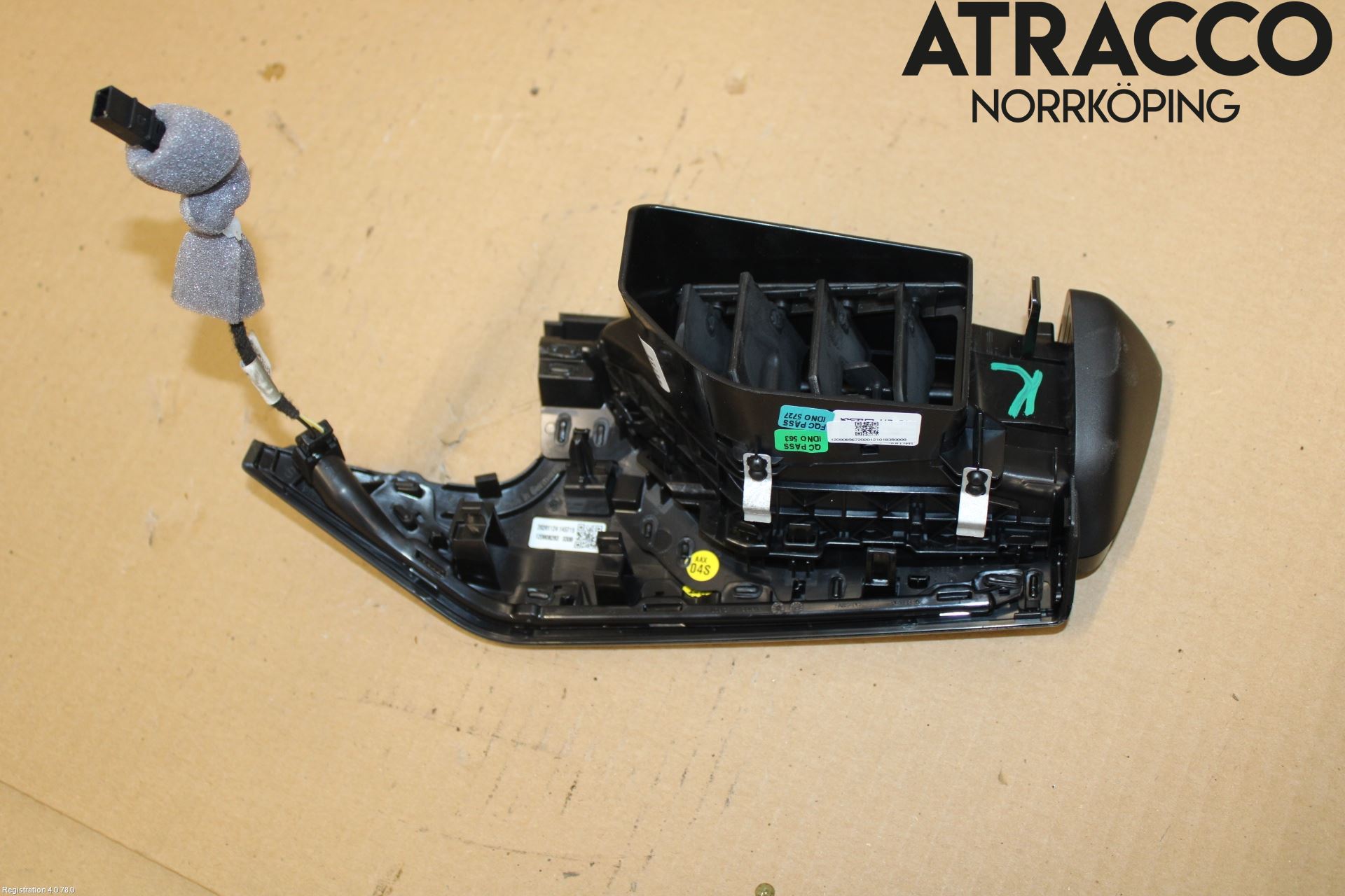 Skoda KAMIQ 20- Defrosterkanal-Munstycke