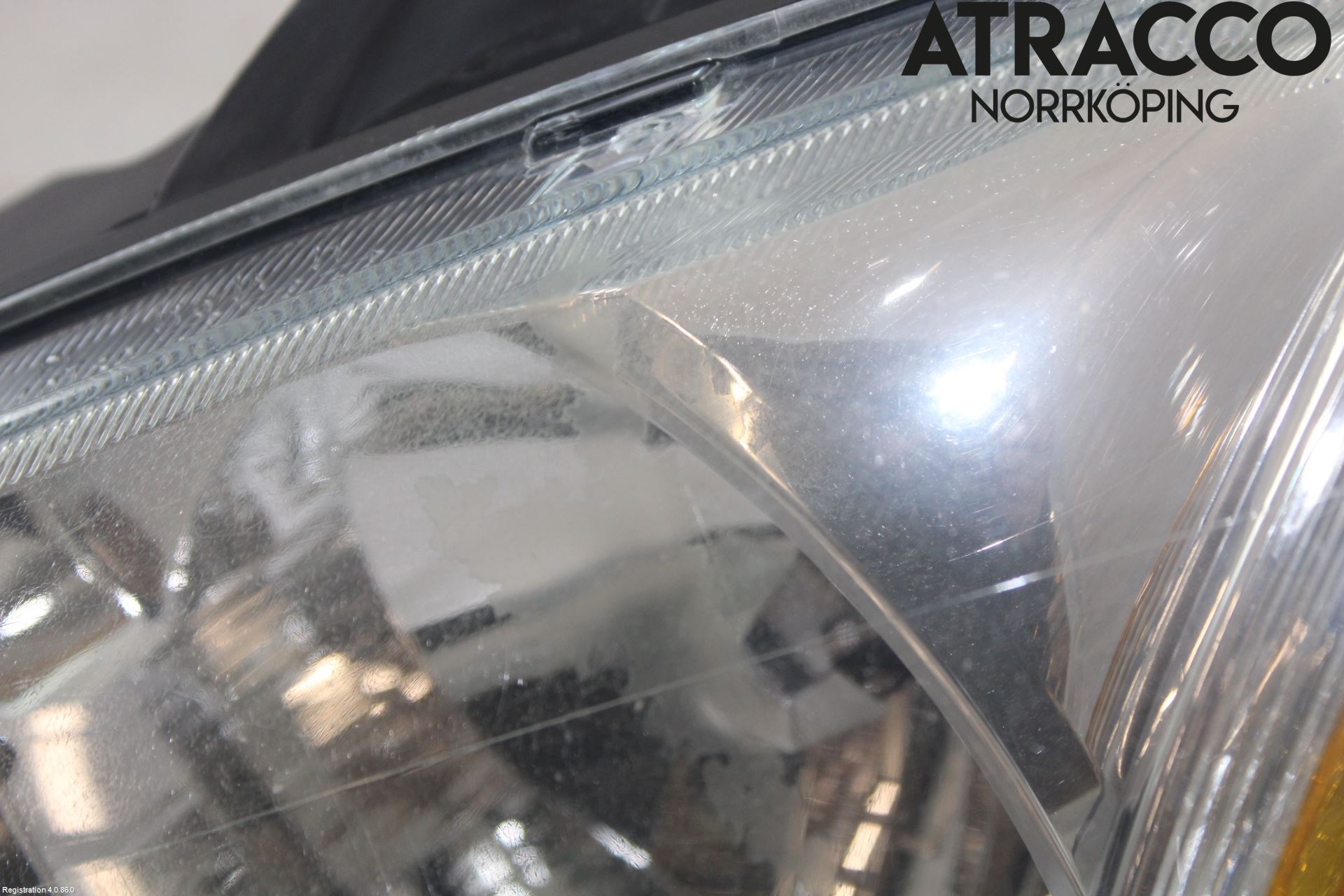 Ford FOCUS     04-07 Strålkastare Vänster