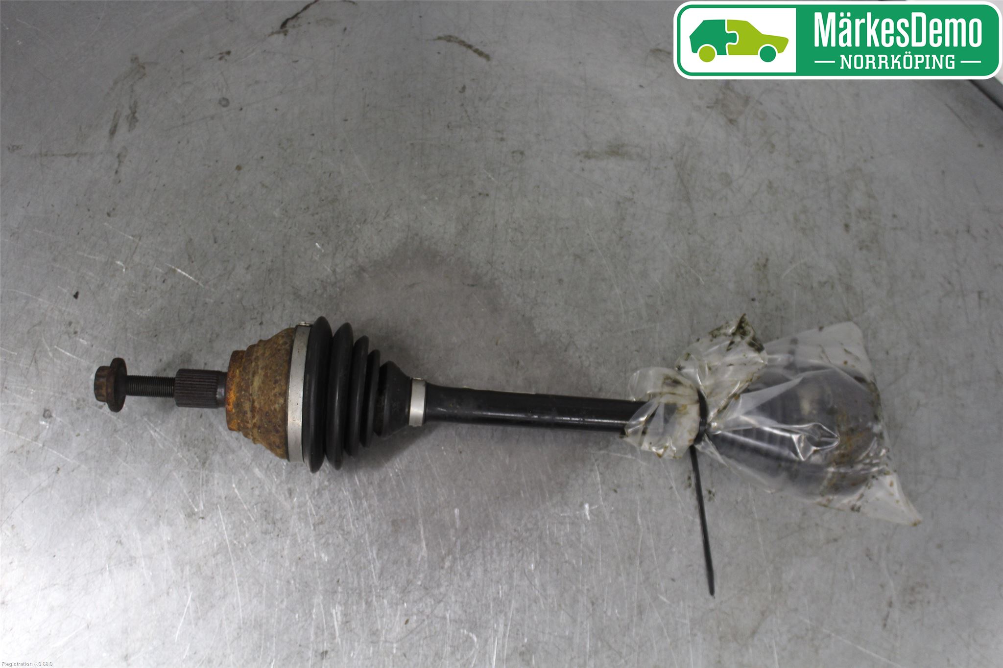 Volkswagen VW CADDY      04-10 Drivaxel Fram Vänster