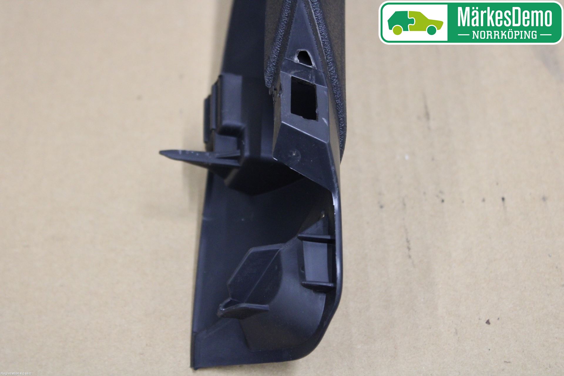 Volkswagen VW GOLF VI 09-13 Inredning Bakluckeklädsel