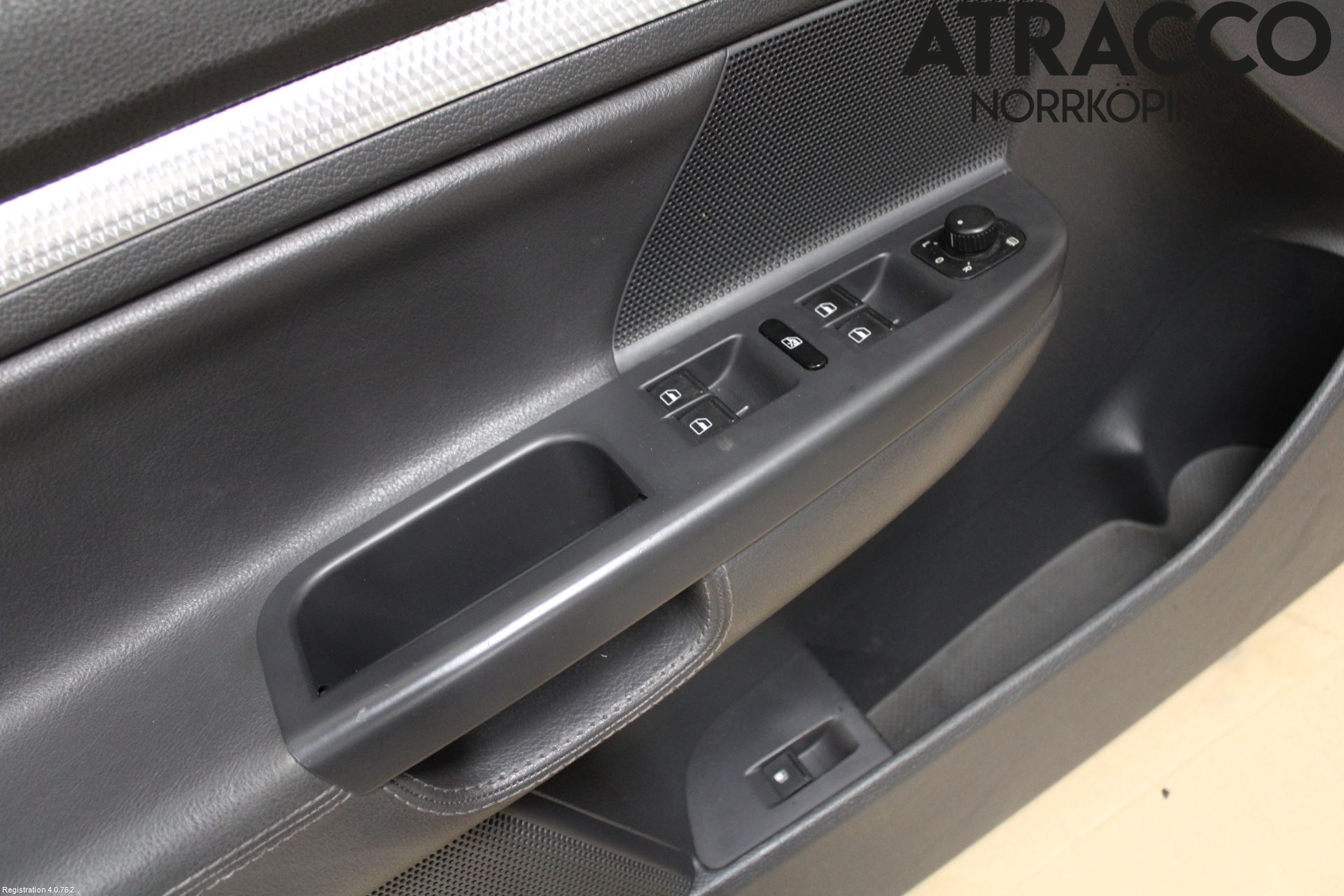 Volkswagen VW GOLF V 04-09 Dörrklädsel Vä