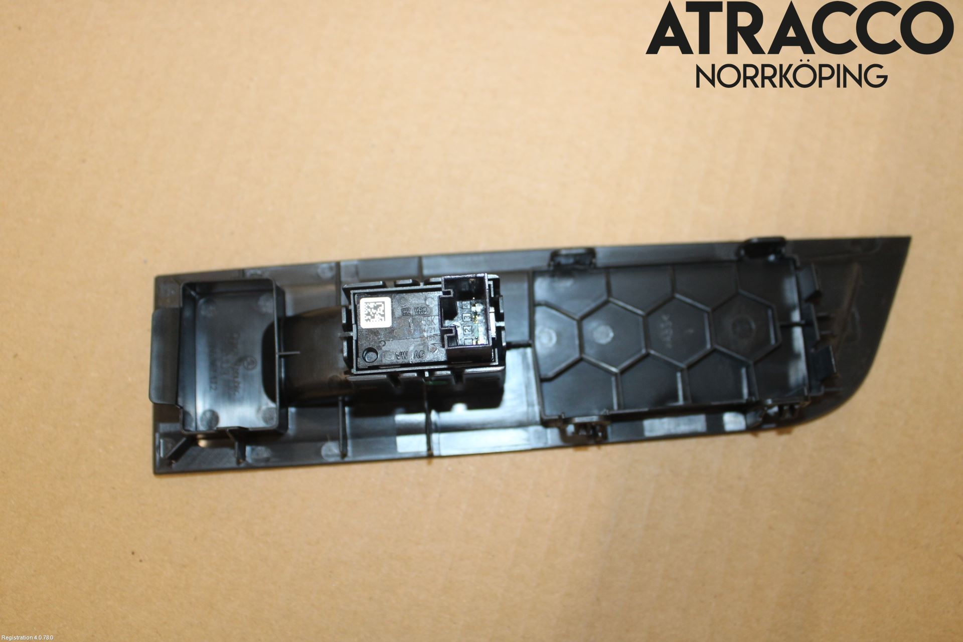 Skoda KAMIQ 20- Strömställare Elhiss