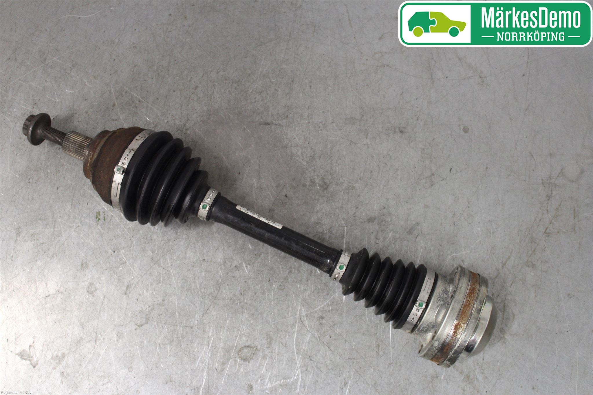 Volkswagen VW CADDY 16-20 Drivaxel Fram Vänster