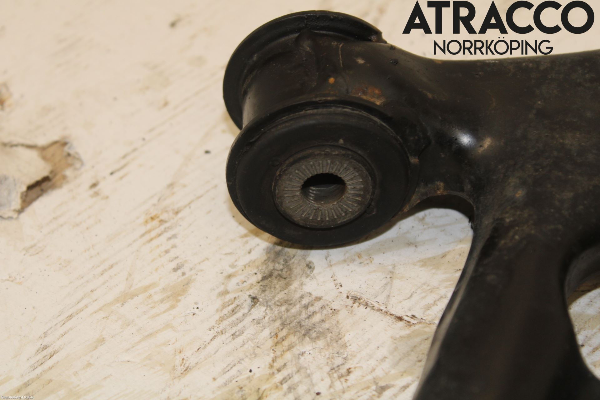 Seat ATECA 16->> Bärarm Fram Undre Vä