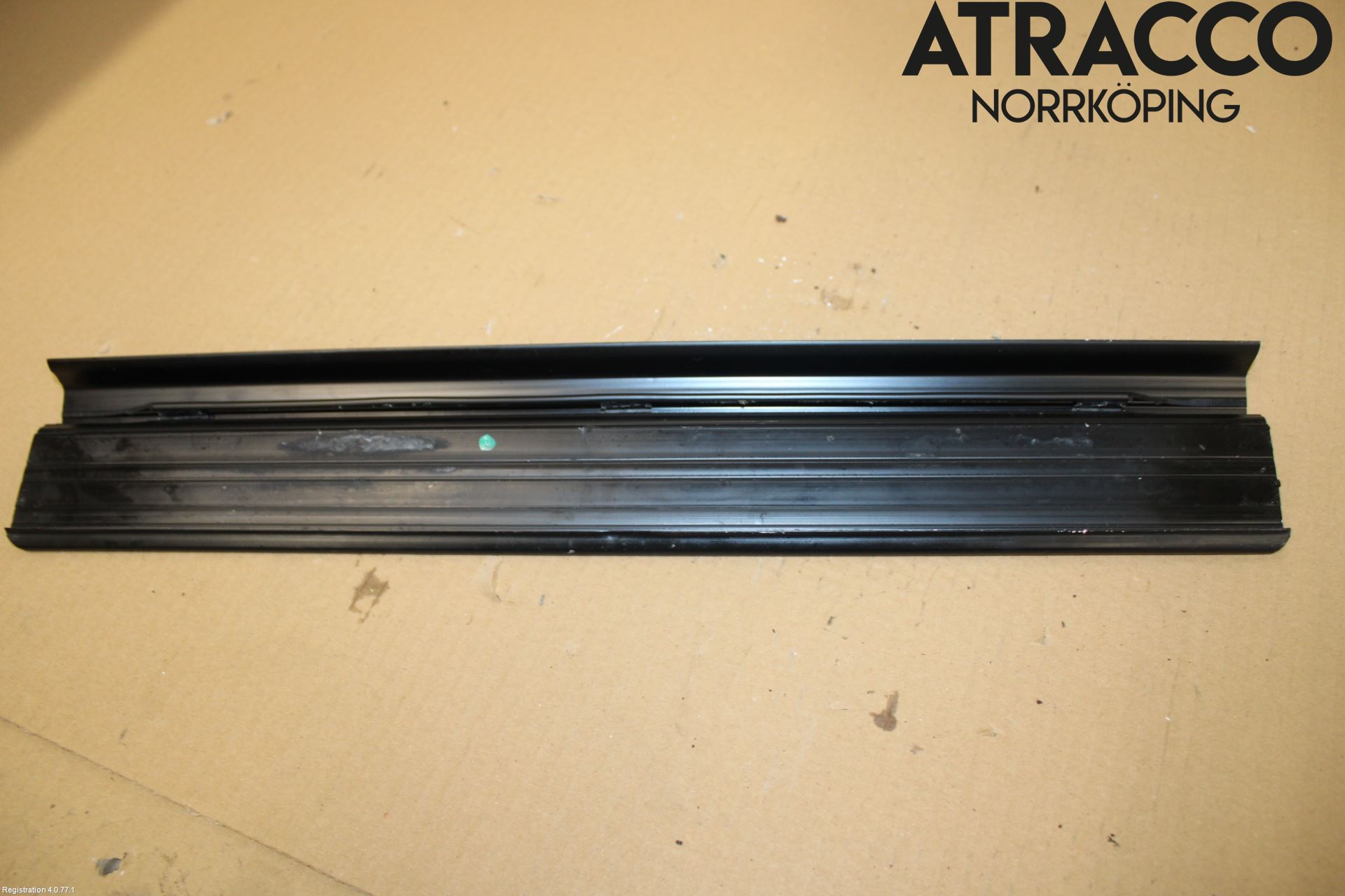 Mercedes-Benz MB 200-300  (W123) 76-86 Inr Tröskel-Insteg