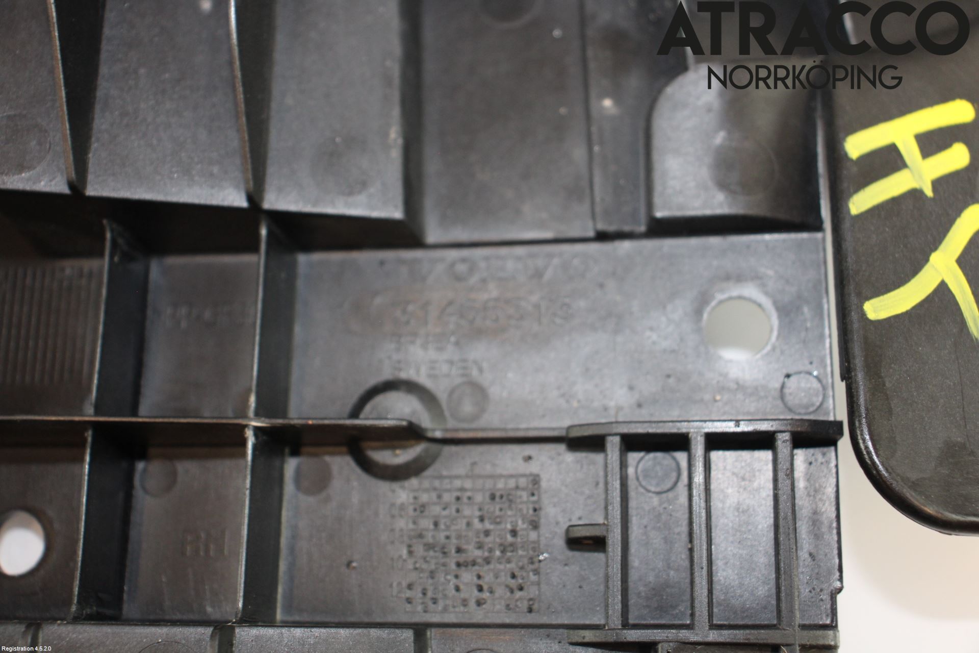 Volvo V70 14-16 Stötfångarfäste Fram Hö