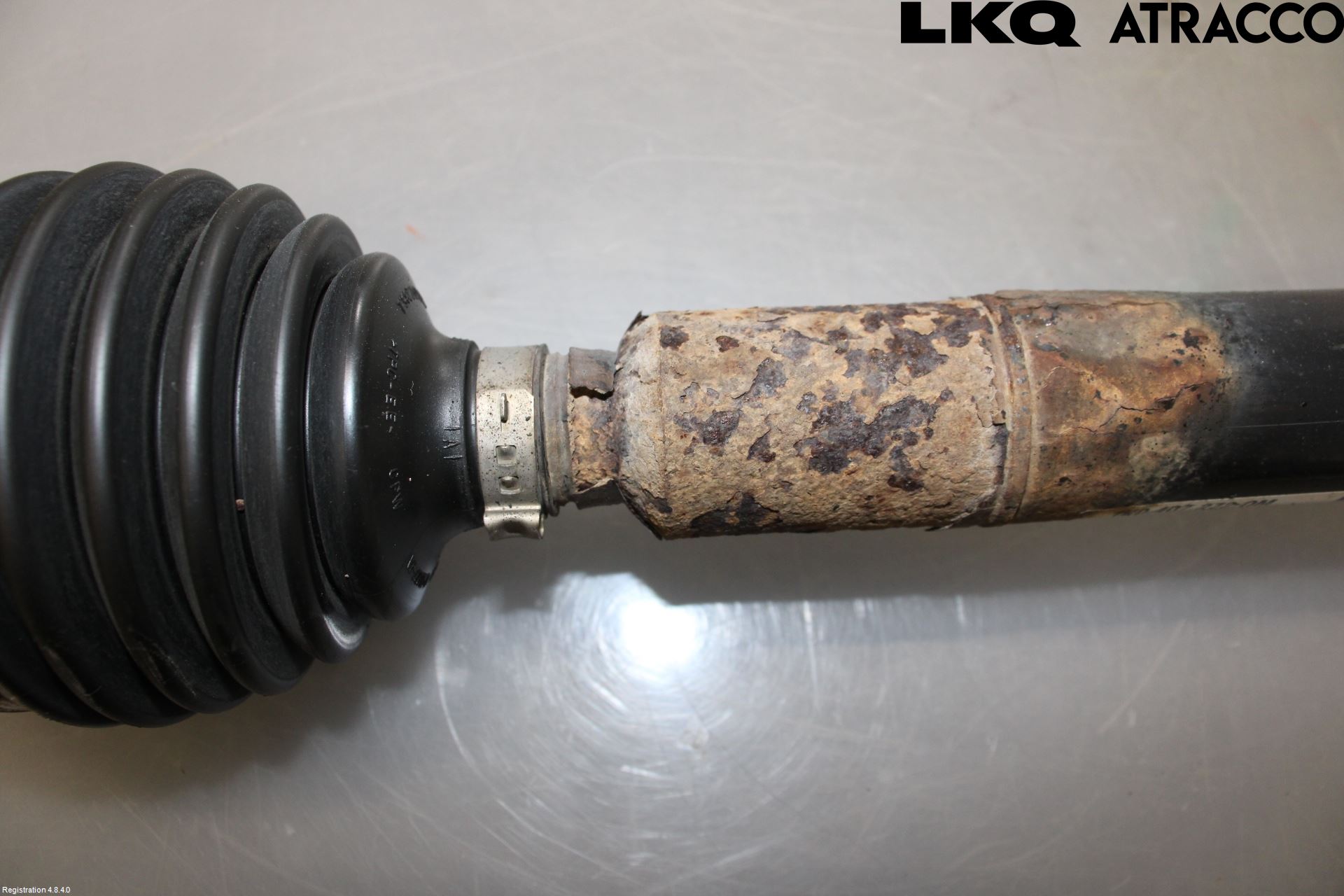 Volkswagen VW CADDY 11-15 Drivaxel Fram Höger