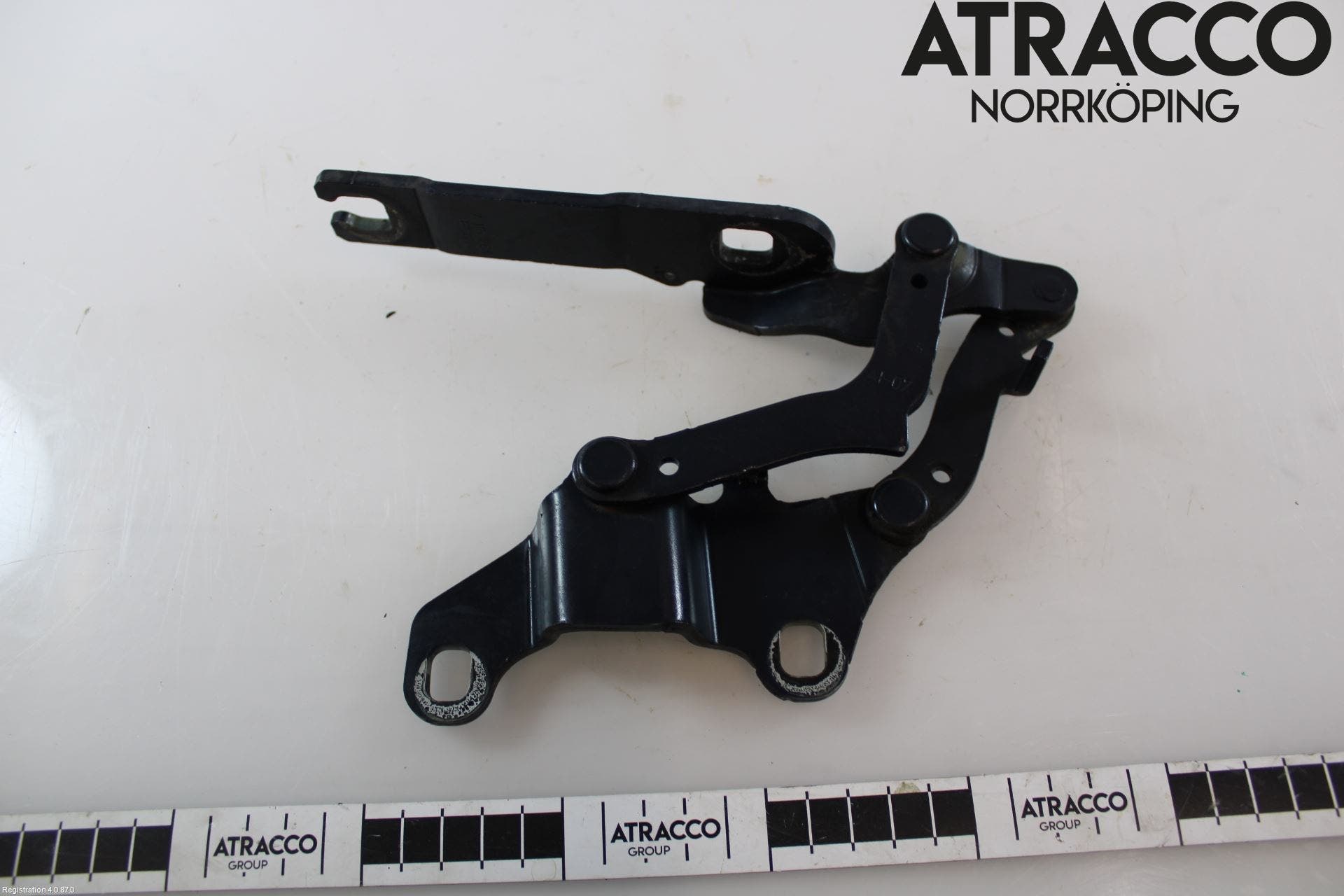 BMW 3 E90/91 SED/TOU 05-12 Huvgångjärn