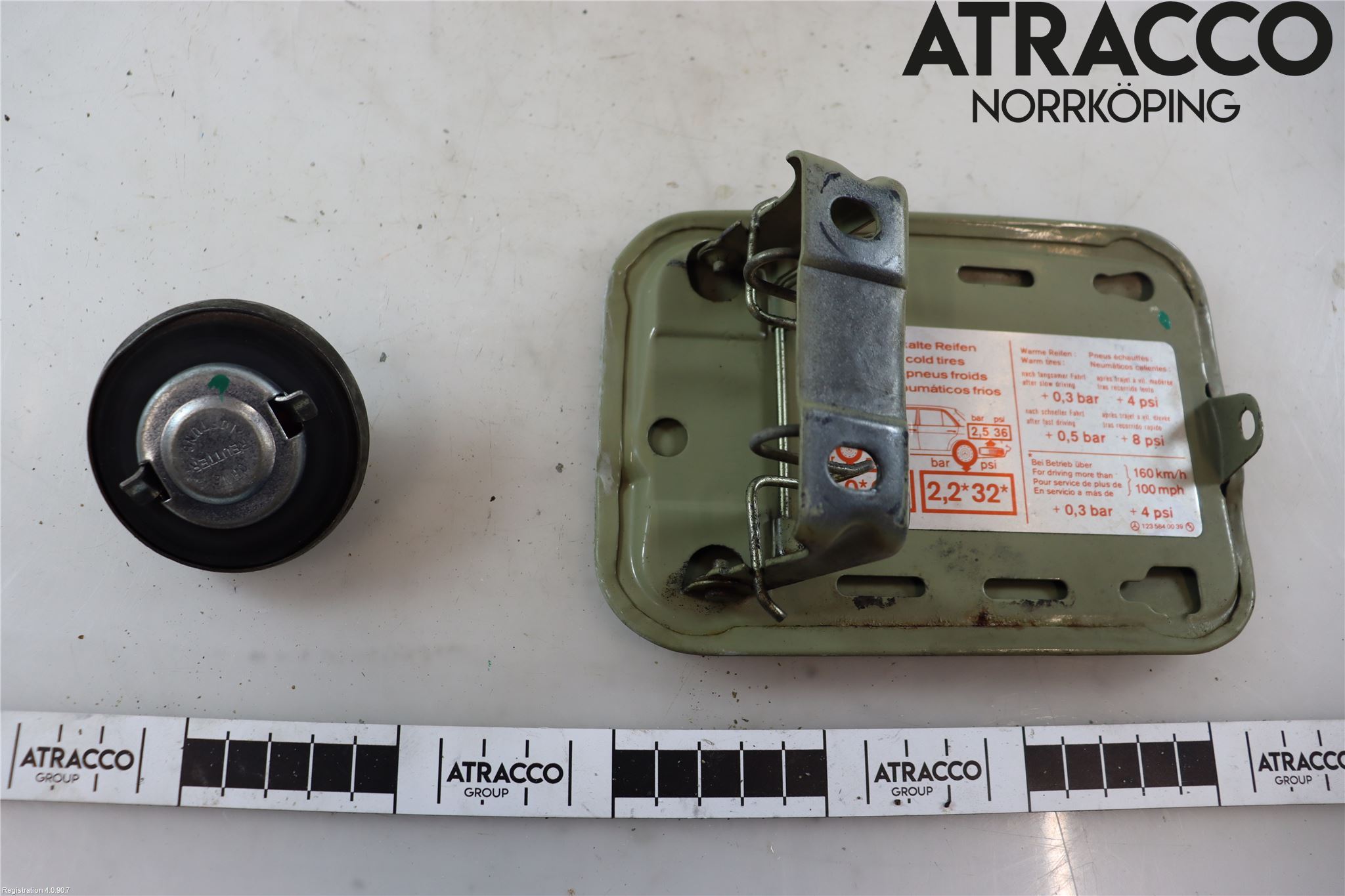 Mercedes-Benz MB 200-300  (W123) 76-86 Tanklucka