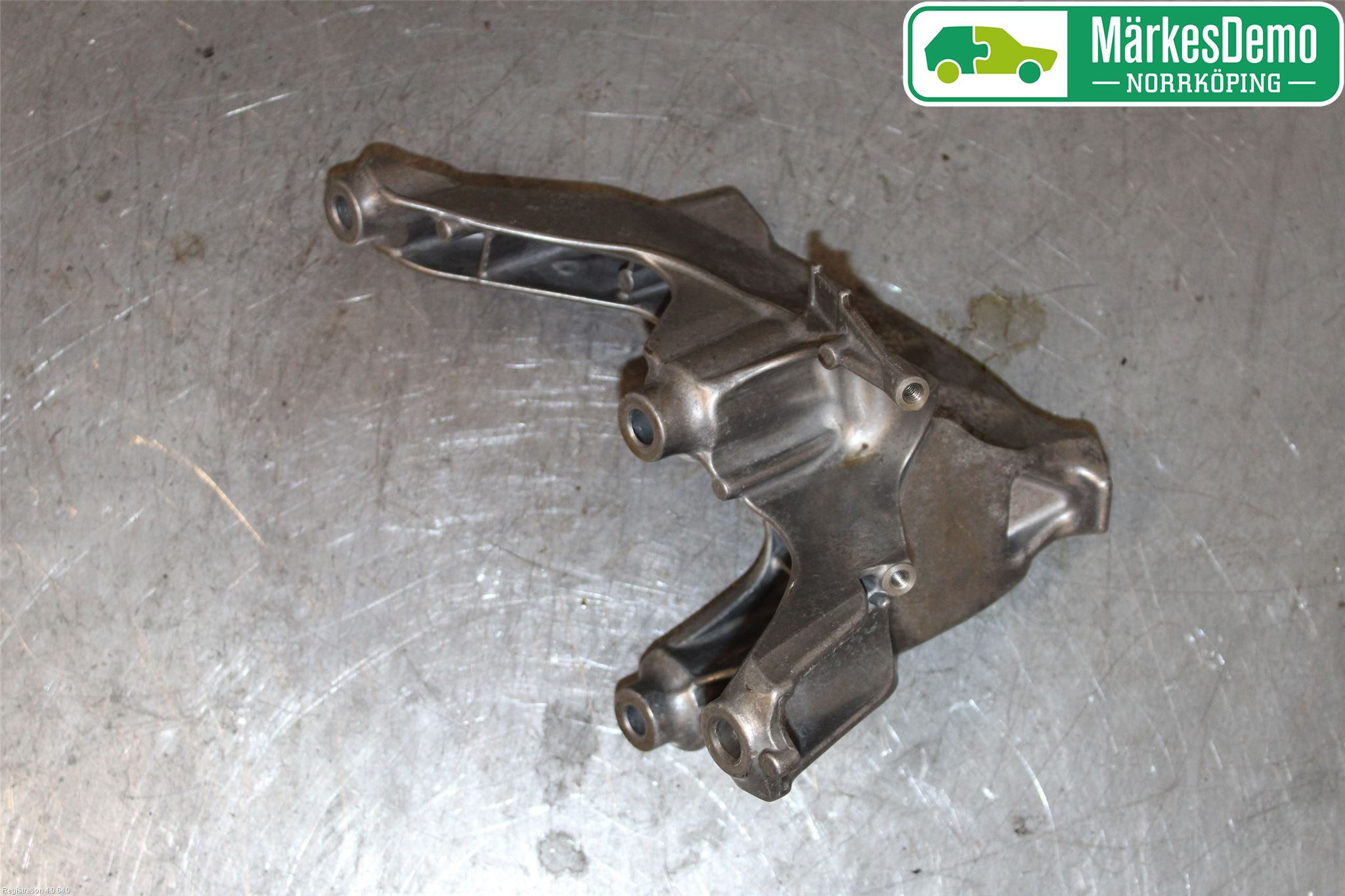 Audi A4/S4 B9 16-19 Motorfäste