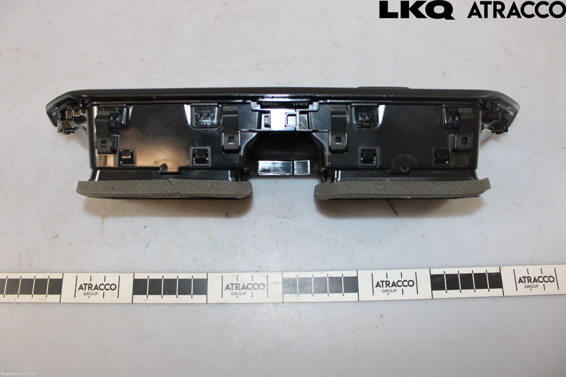 Volkswagen VW TIGUAN 24- Defrosterkanal-Munstycke