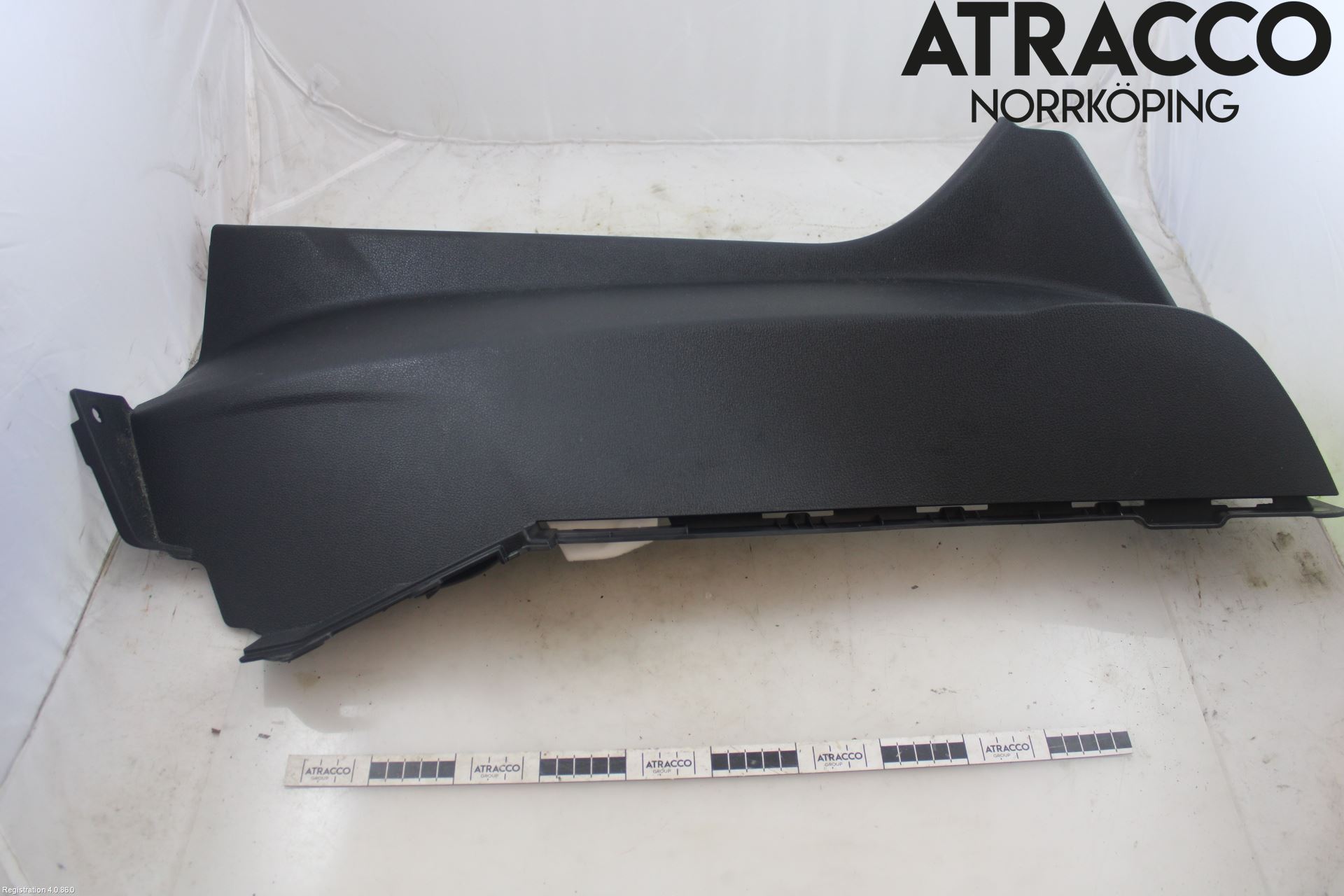 Audi Q3 F3 19- Inr Plastd A-B-C Stolpe