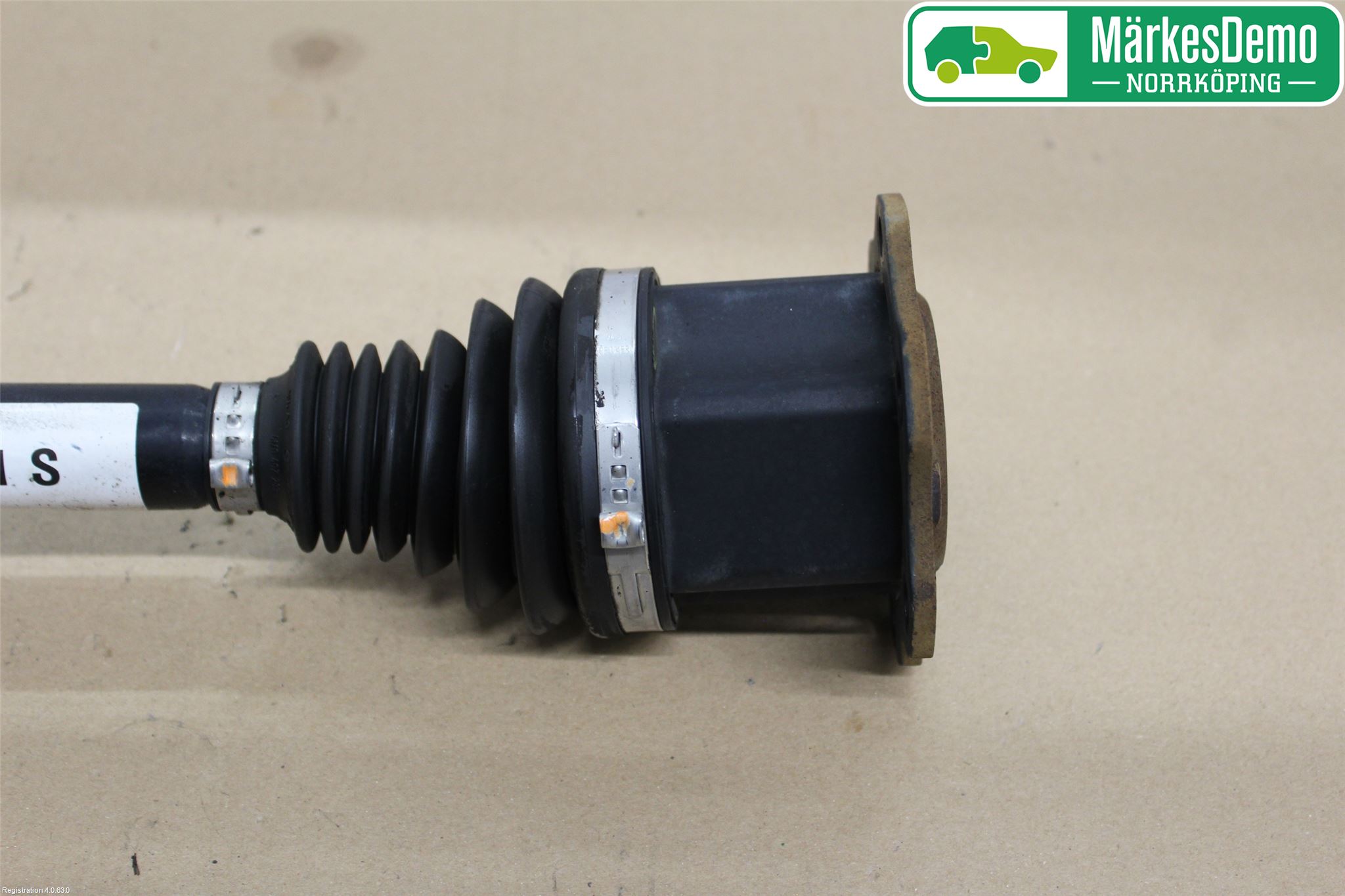 Audi A4/S4 B9 16-19 Drivaxel Fram Höger