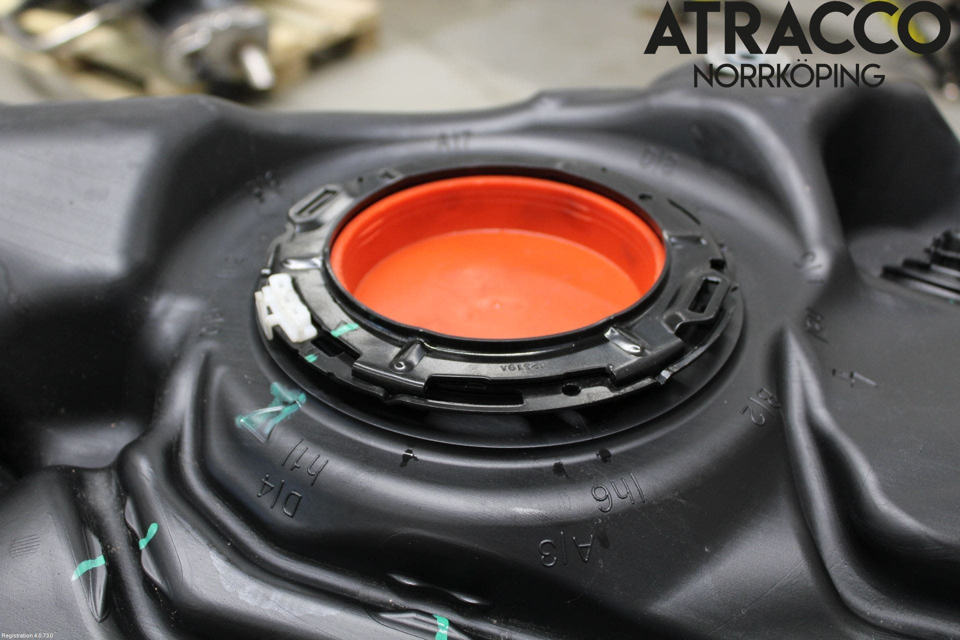 Toyota COROLLA 19- Bränsletank Insprutning