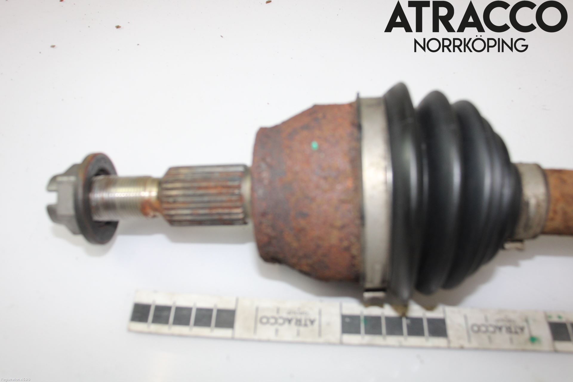 Ford FOCUS 15-18 Drivaxel Fram Vänster