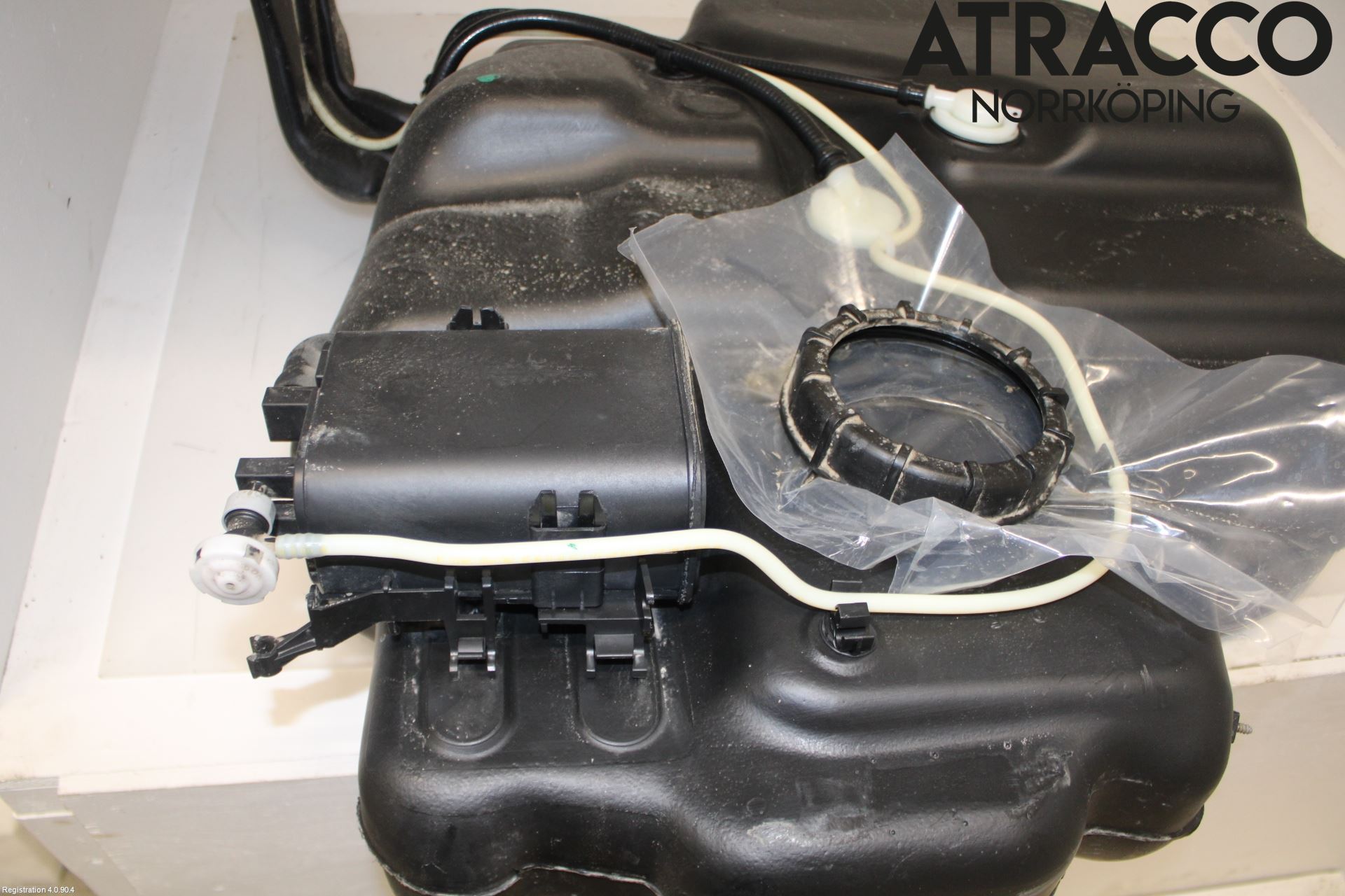 Volkswagen VW TOURAN 10-15 Bränsletank Insprutning