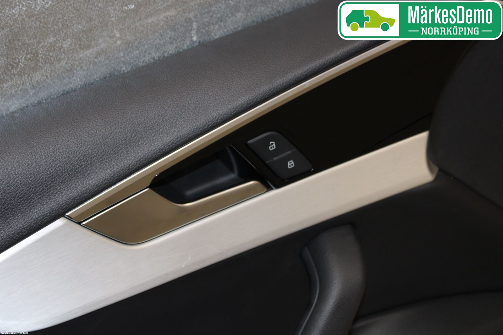 Audi A4/S4 B9 20- Dörrklädsel Vä