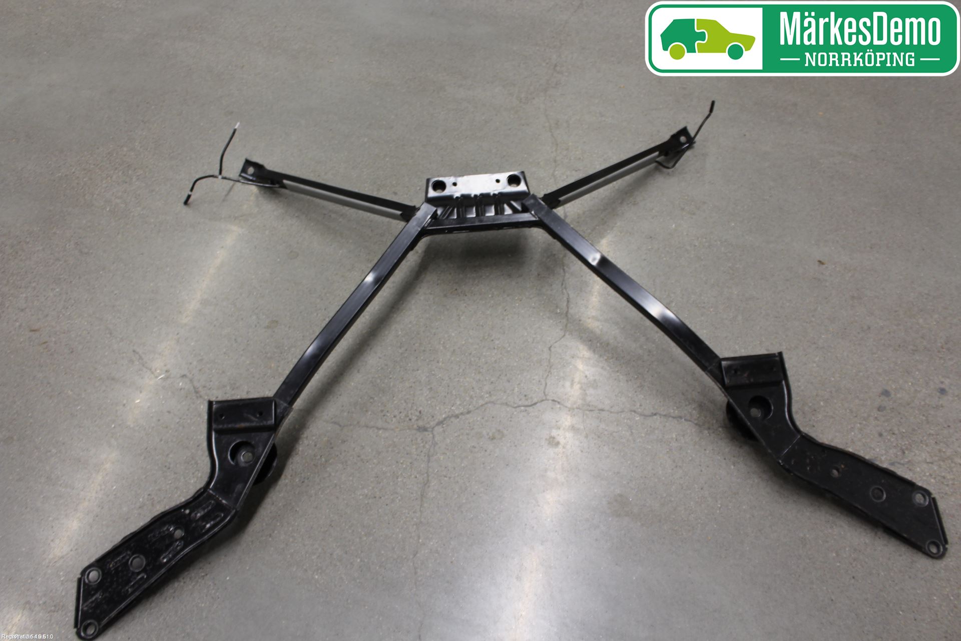 Jaguar F-TYPE Bakram-Fästbalk