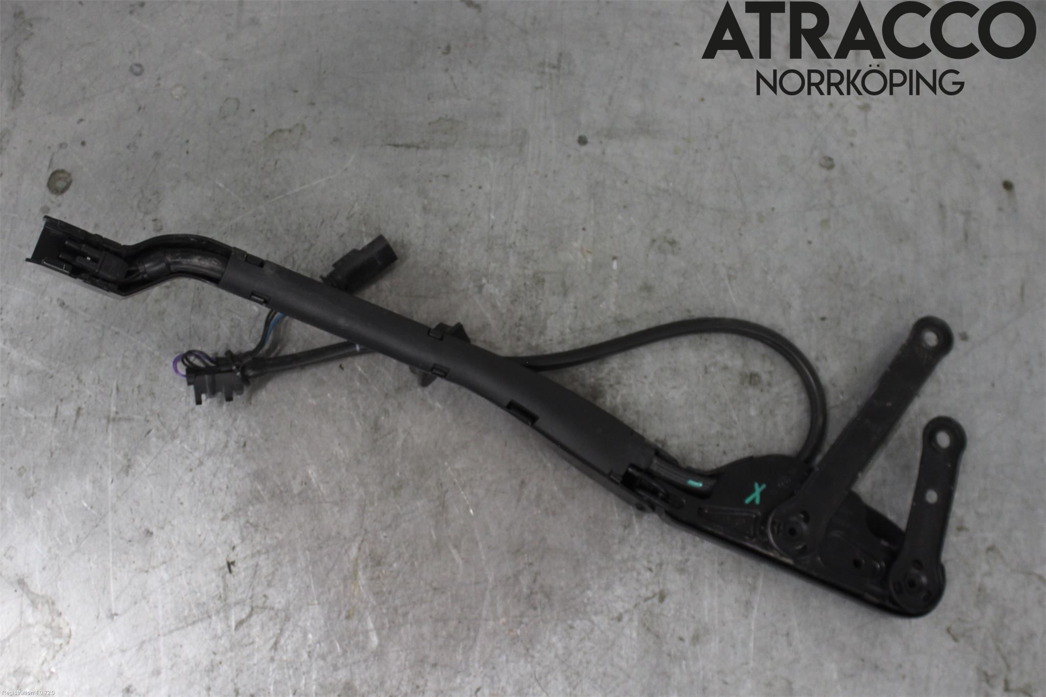 Mercedes-Benz MB GLE-KLASS (W167/V167/C167) 19- Torkararm Armar Vindruta