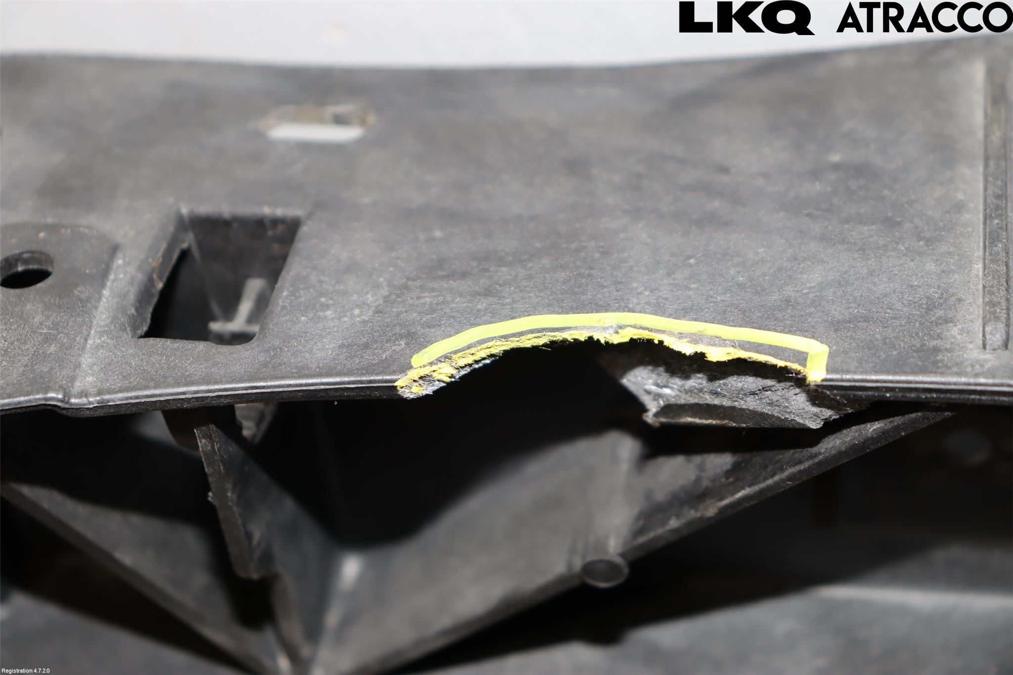 Renault CLIO III  09-12 Front Huvlåsplåt-Balk