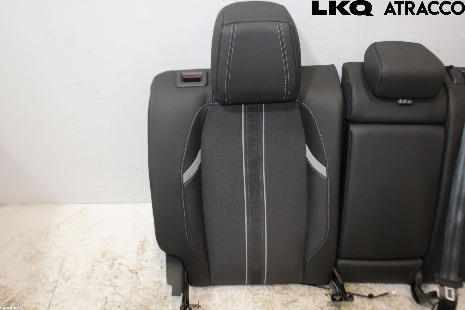 Opel ASTRA L 22- Inredning Ryggdyna Bak