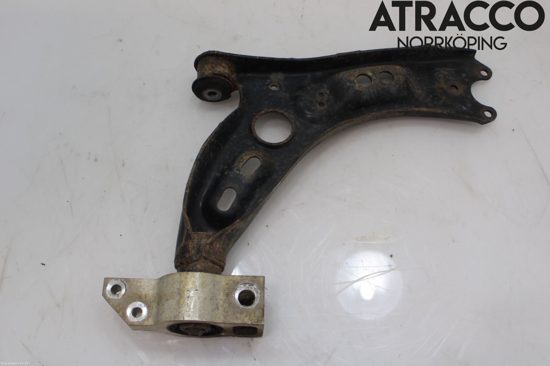 Volkswagen VW PASSAT 11-14 Bärarm Fram Undre Vä