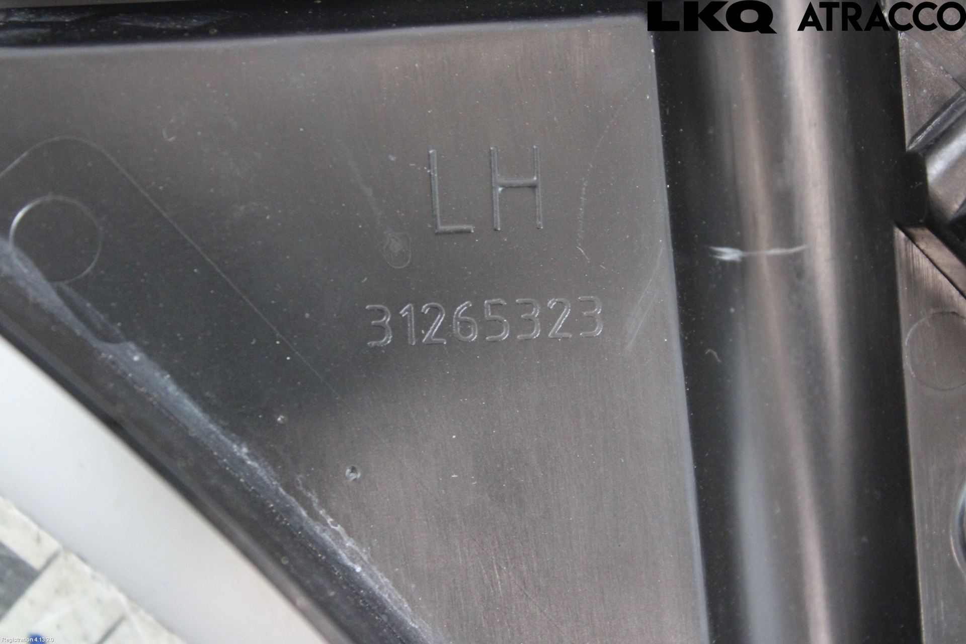 Volvo XC70 14-16 Stötfångarfäste Bak Vä