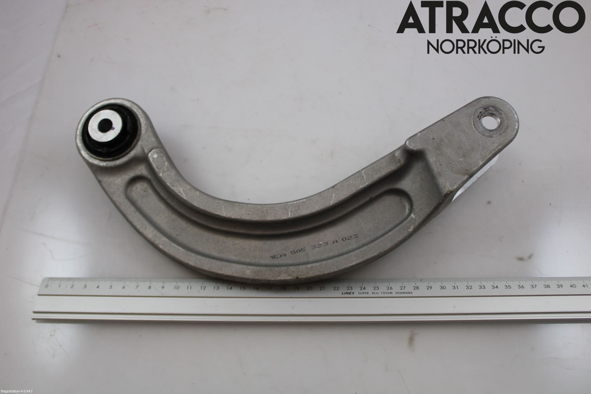 Cupra BORN 22- Bärarm Bak Övre Vänster