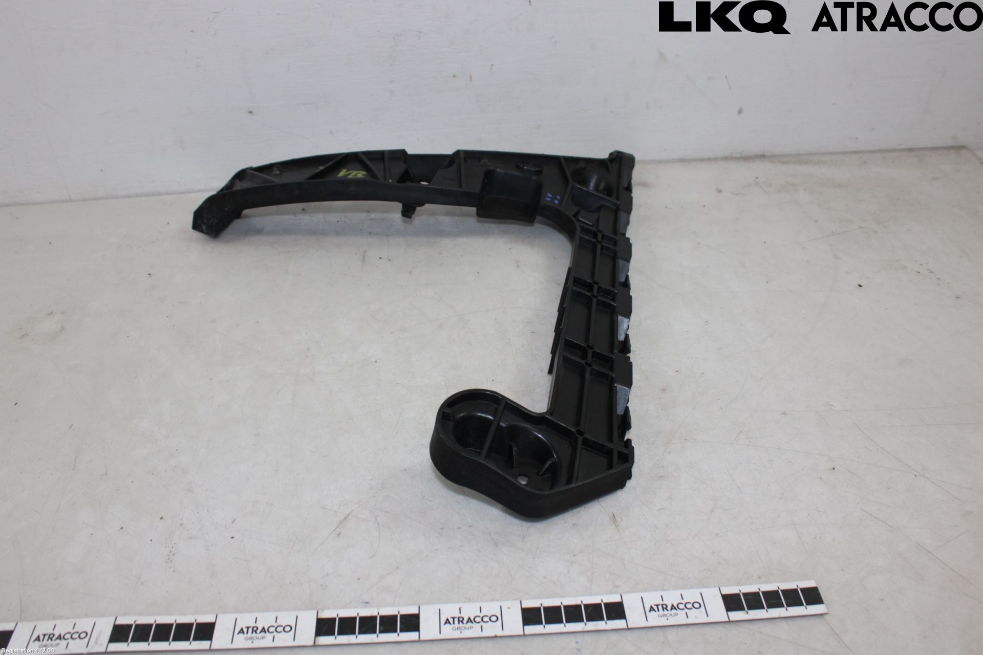 Audi A4/S4 B9 16-19 Stötfångarfäste Bak Vä