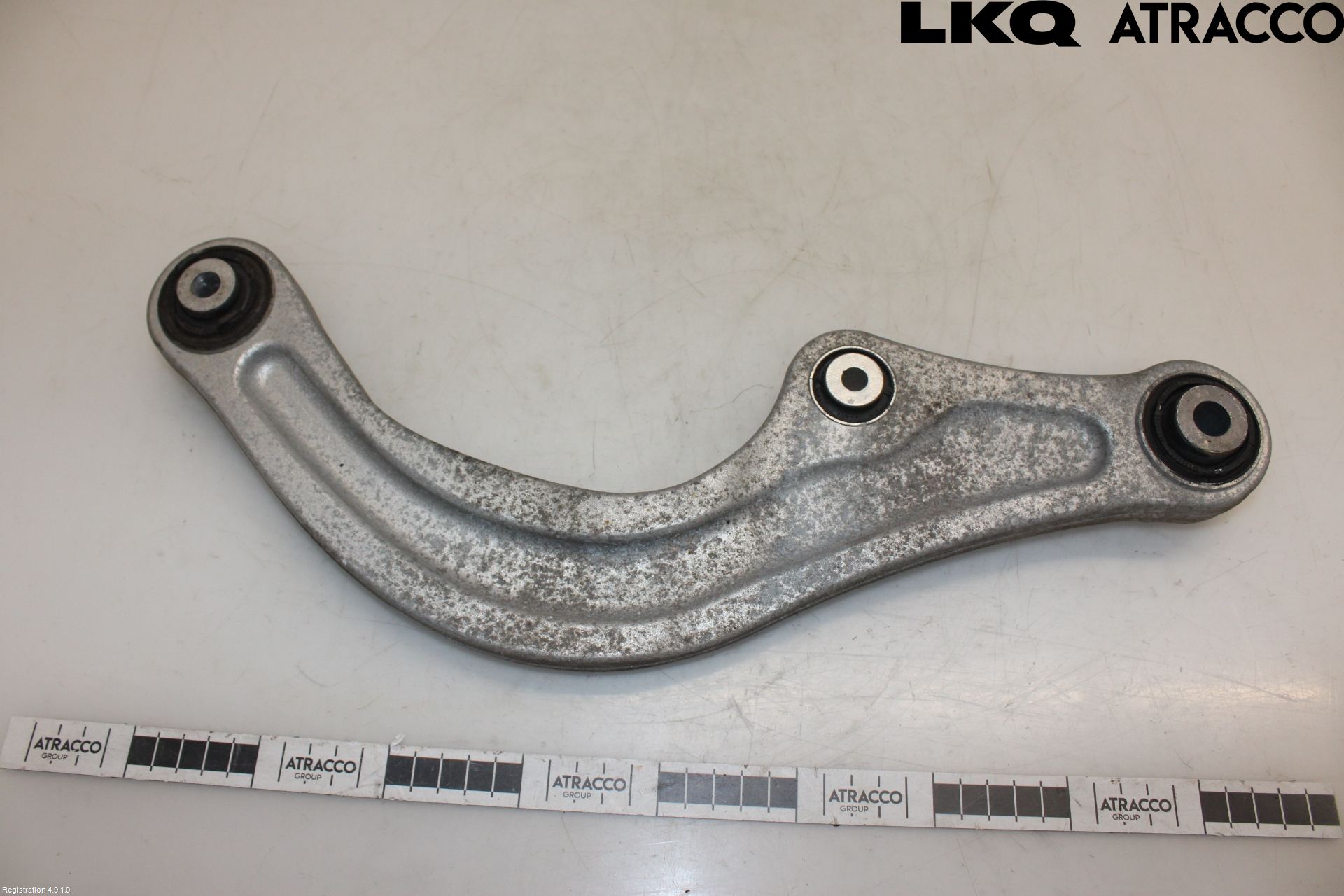 Cupra BORN 22- Bärarm Bak Övre Höger