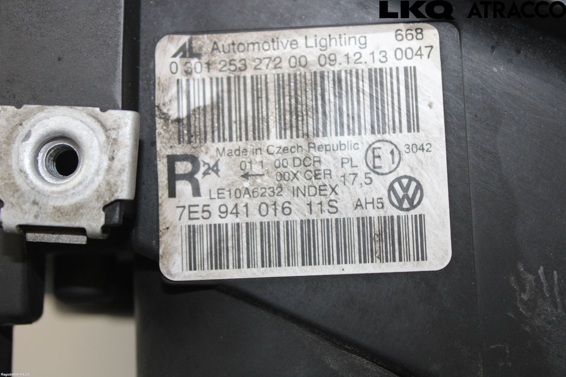 Volkswagen VW TRANSP/CARAVELLE (T5) 04-15 Strålkastare Höger