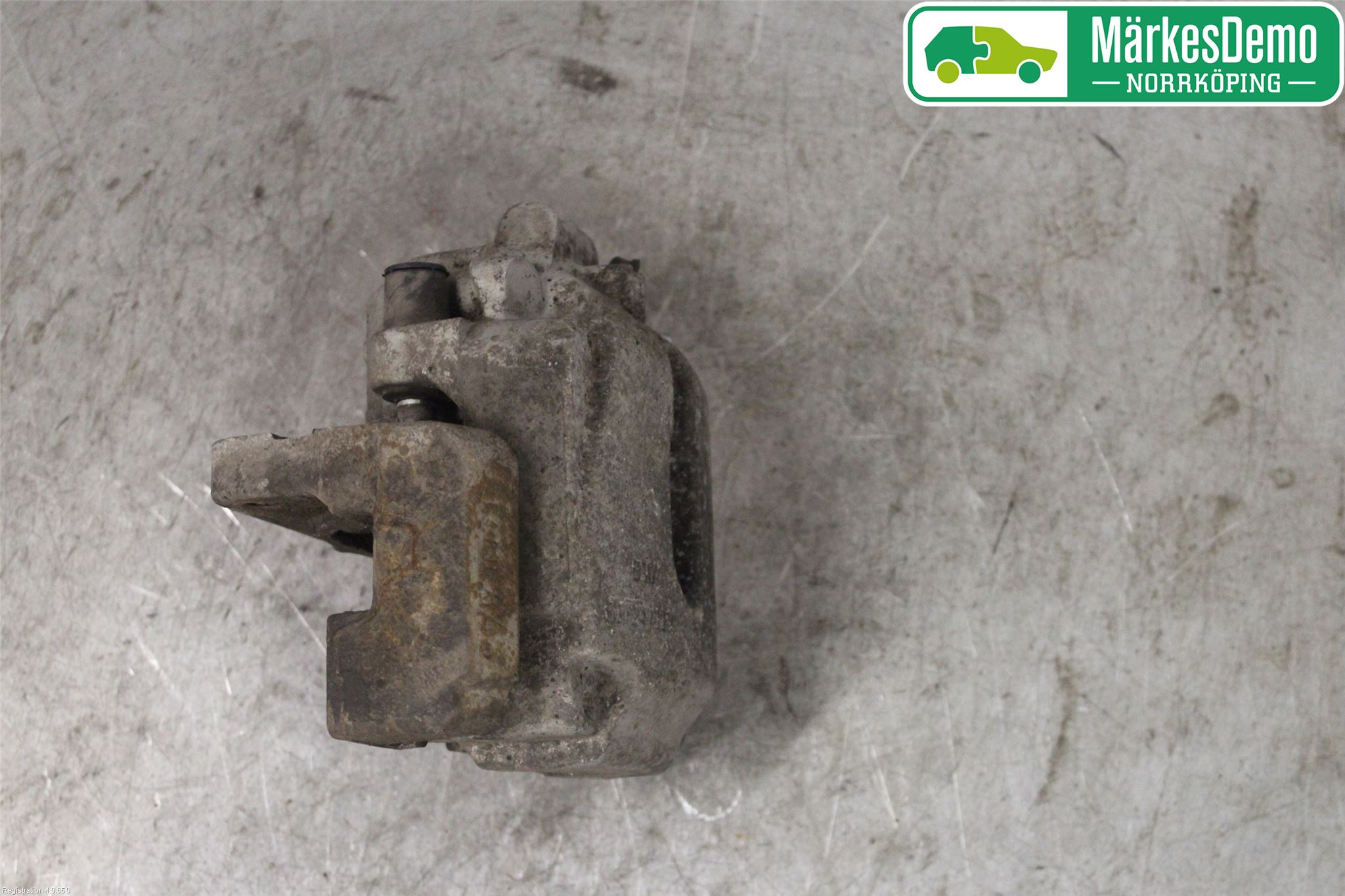 BMW 5 F10/F11/F18 09-17 Bromsok Fram Höger