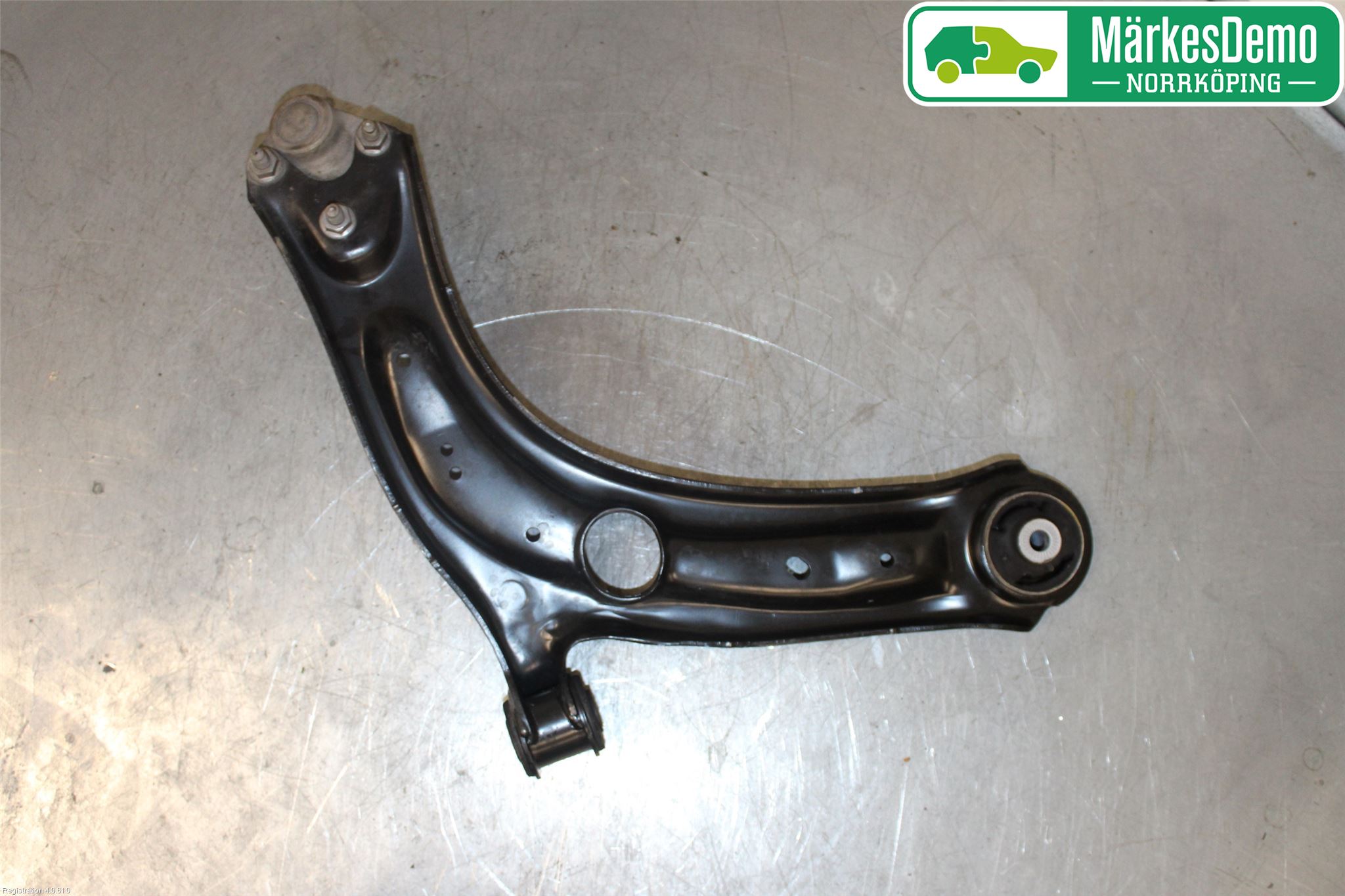 Volkswagen VW TIGUAN 16-24 Bärarm Fram Undre Vä