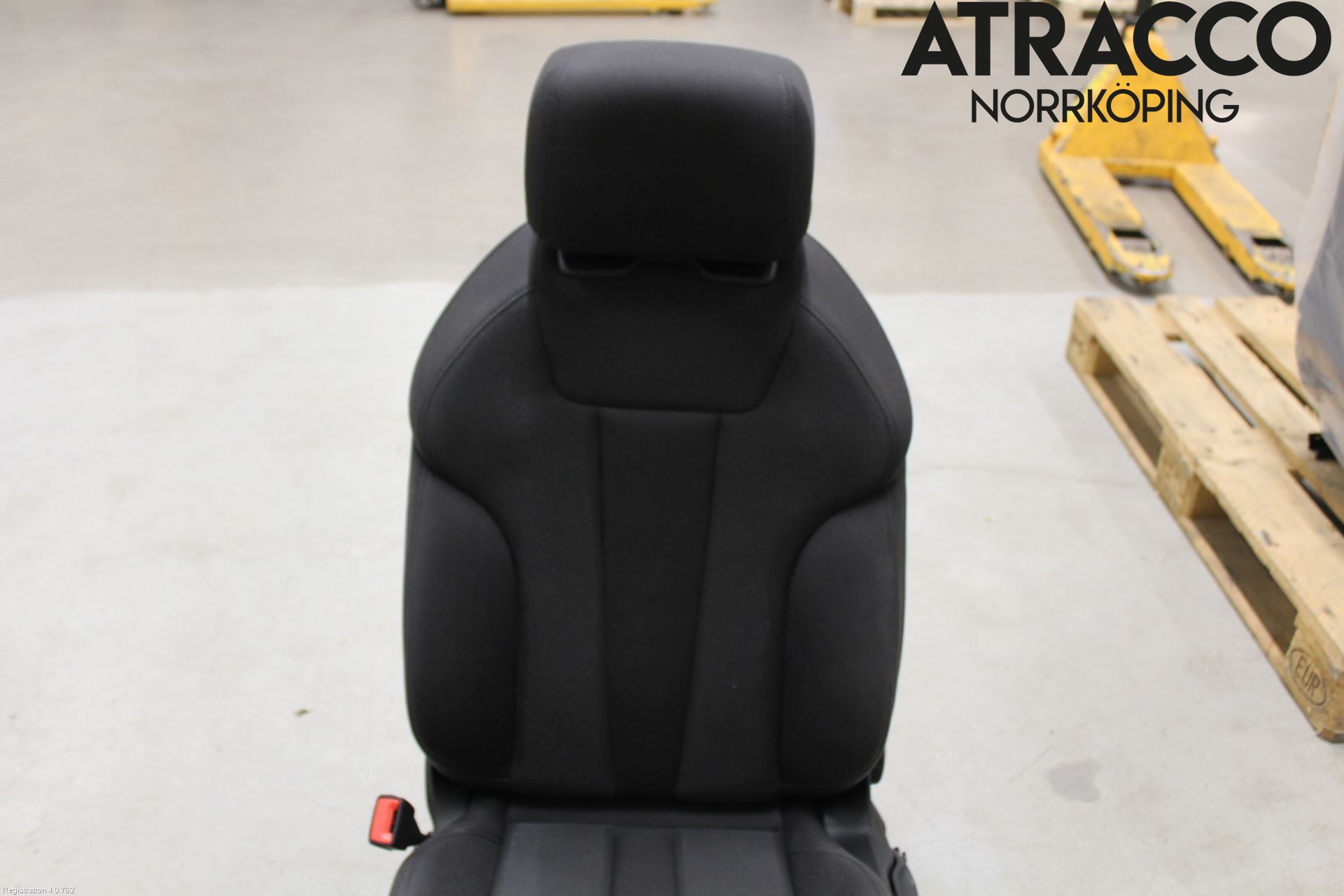 Audi A4/S4 B9 20- Inredning Stol Fram Vä