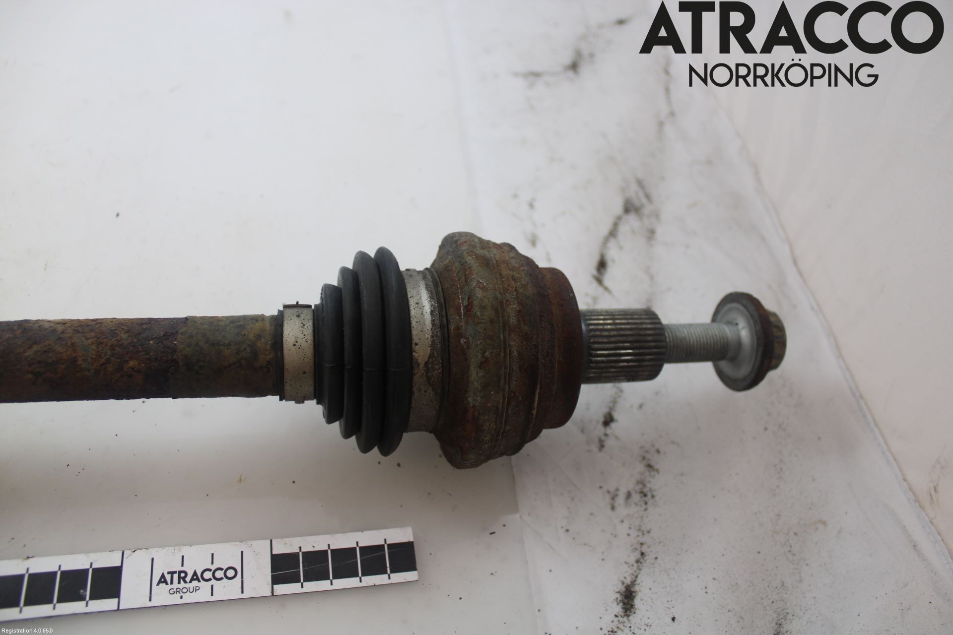 Skoda SUPERB 16-24 Drivaxel Bak Höger
