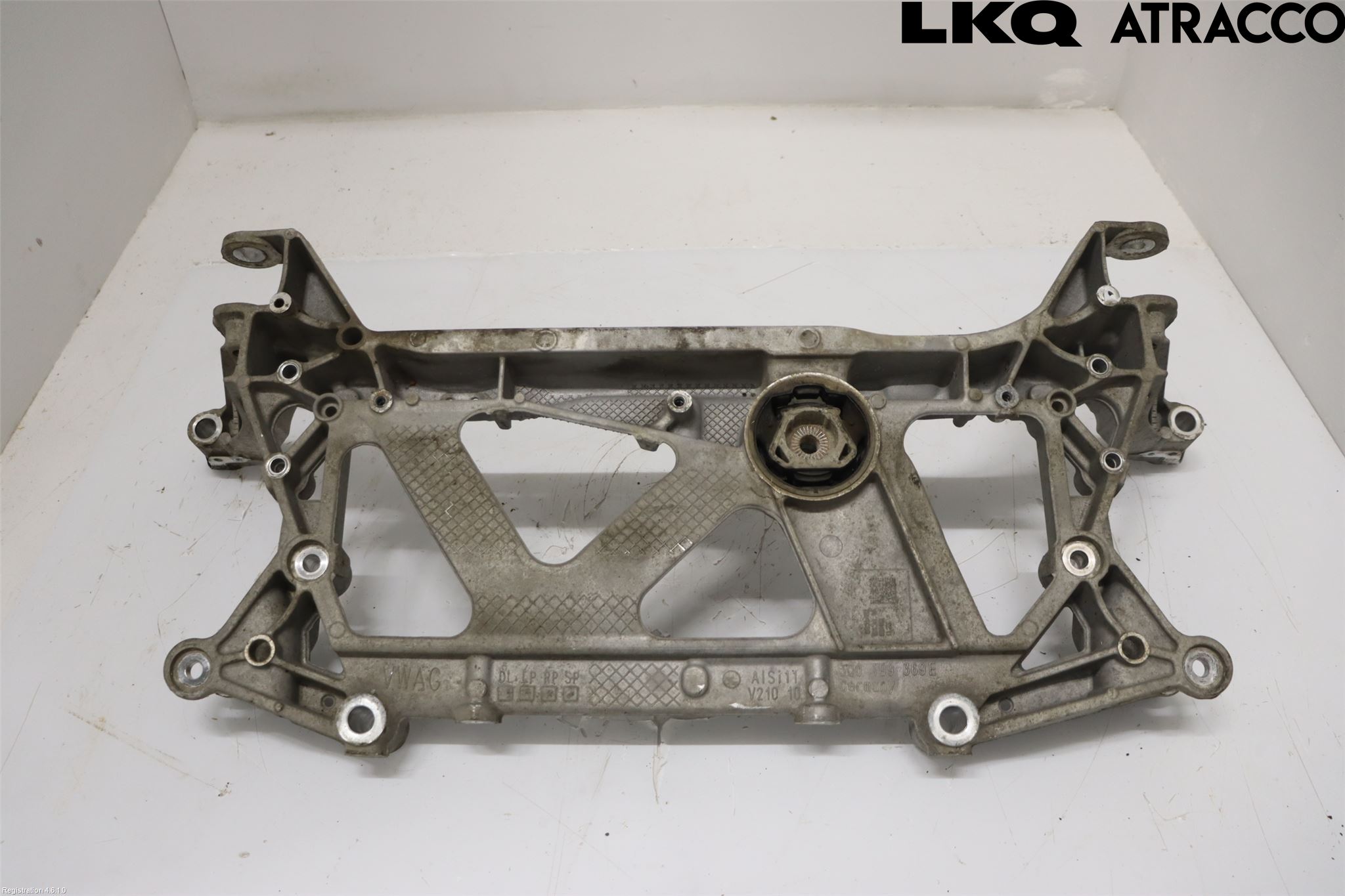 Volkswagen VW PASSAT 15-19 Framvagnsbalk