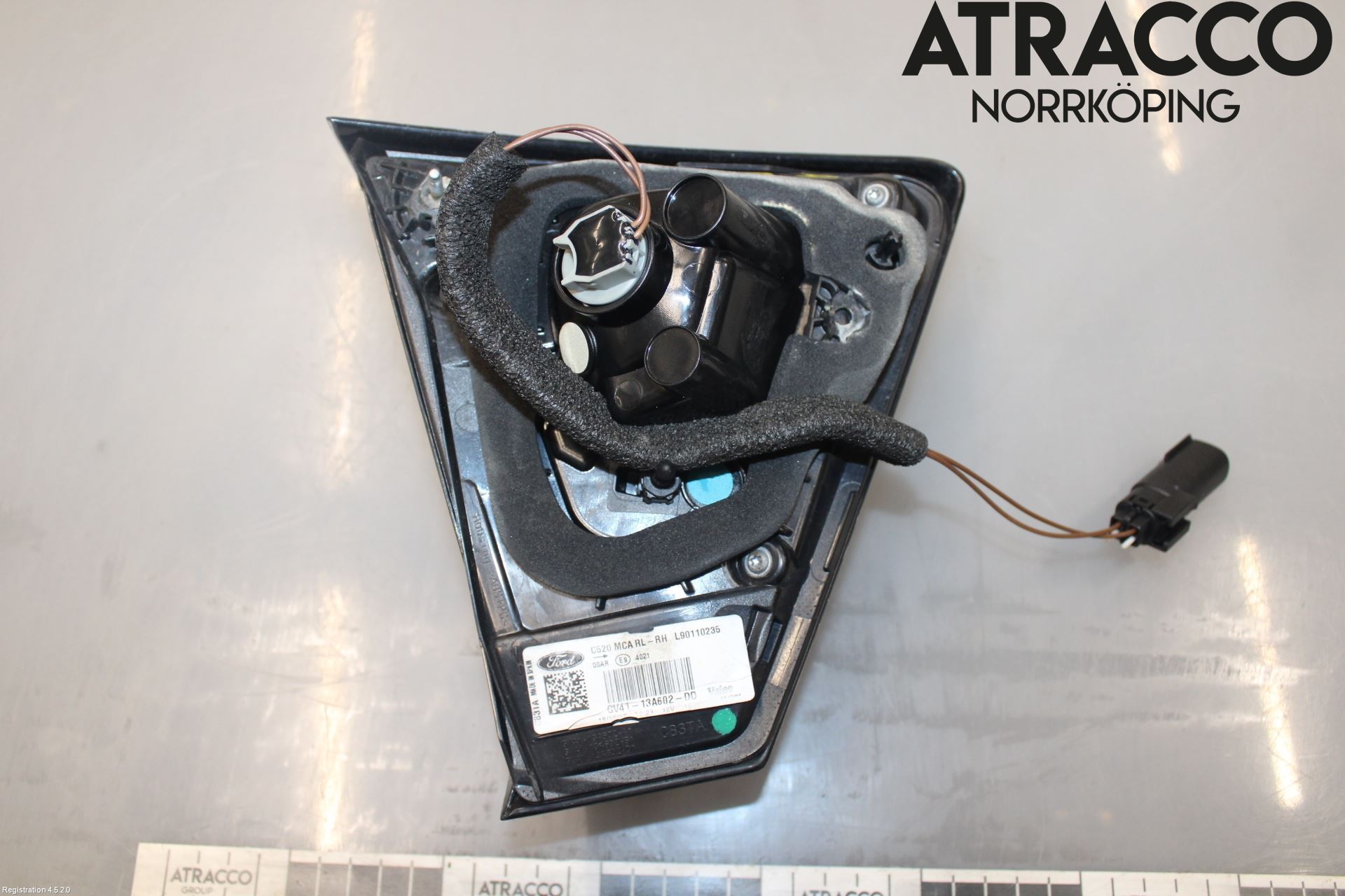 Ford KUGA 13-16 Bakljus Lucka Hö