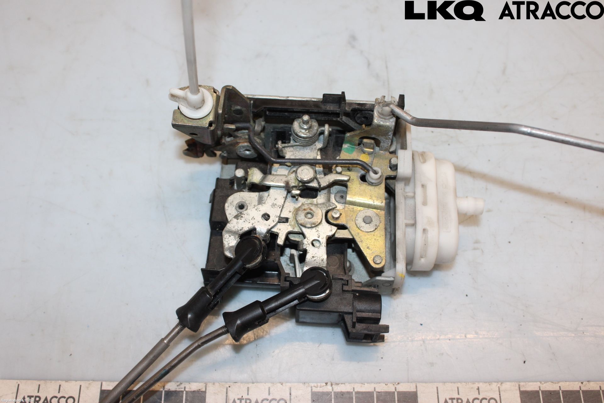 Audi A8/S8 4D 94-02 Låskista-Dörrlås