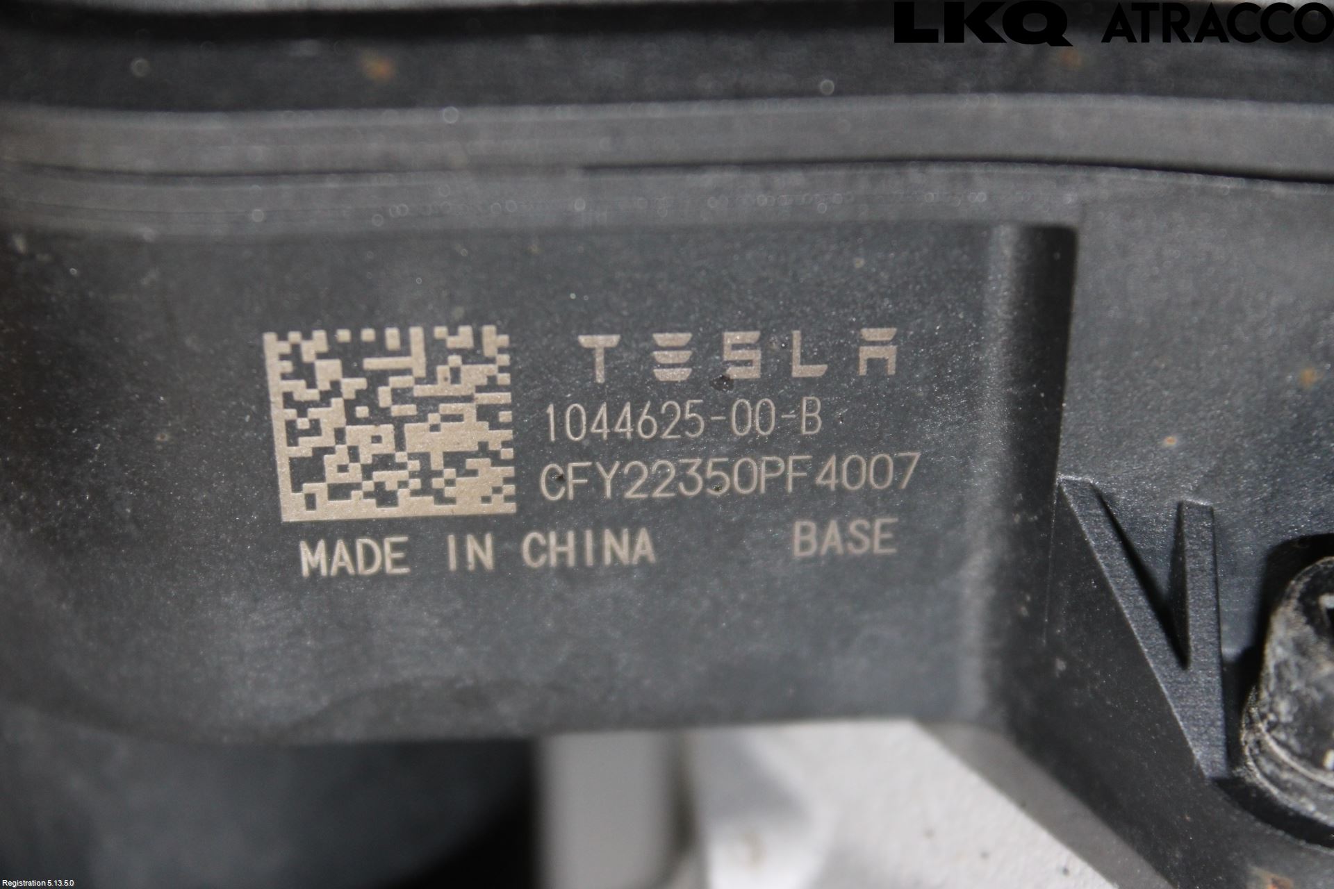 Tesla MODEL 3 17- Bromsok Bak Vänster