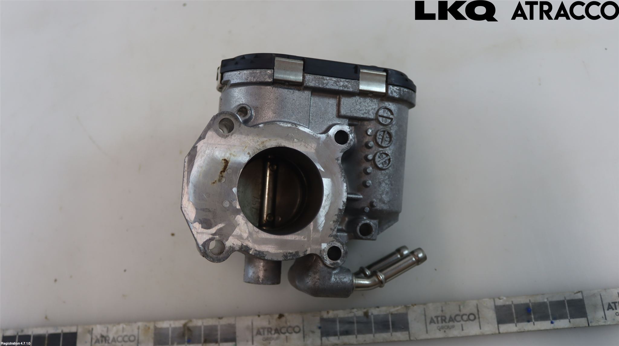 Toyota YARIS XP130 12-14 Injspjällhus