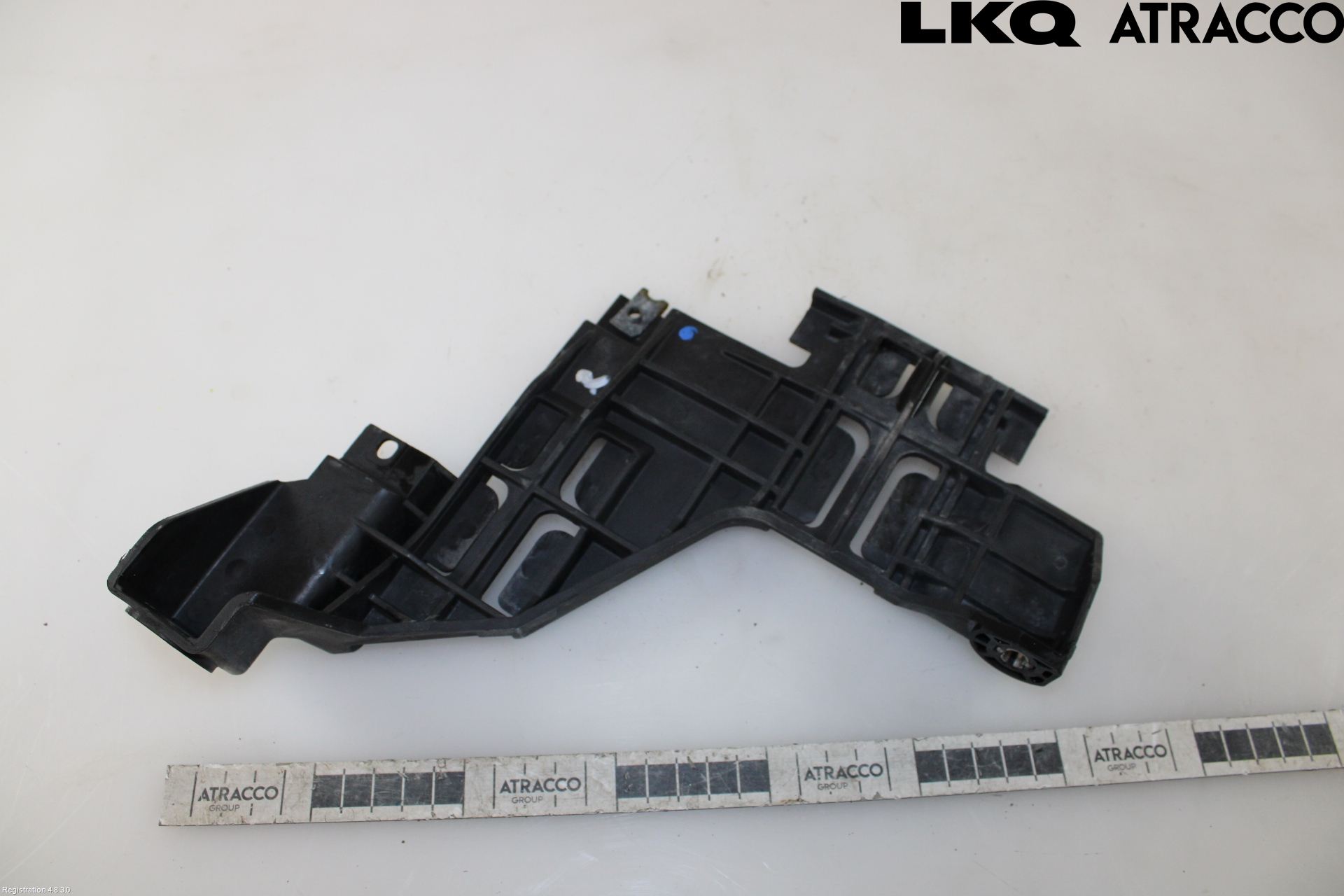 Audi Q5 09-16 Strålkast Fästsarg